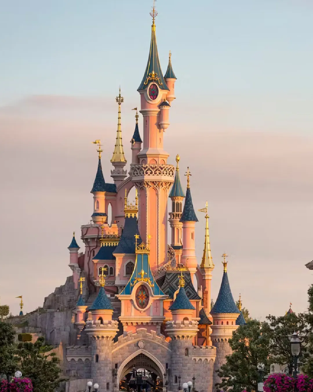 In che senso alla Disney non interessano più i film d'animazione? Il nuovo CEO Josh D'Amaro è pronto a lanciare una nuova strategia di espansione