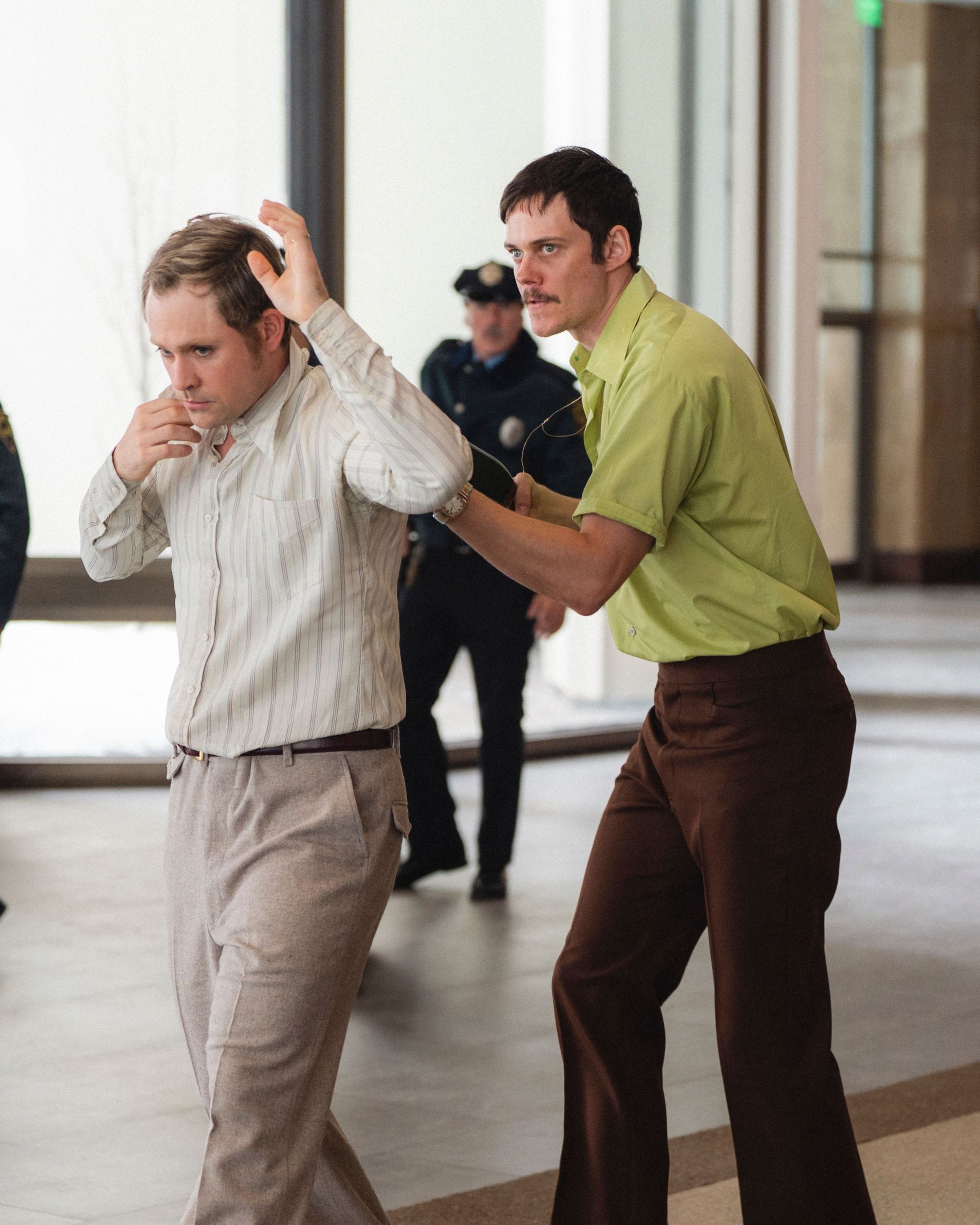 Ne Il filo del ricatto di Gus Van Saint il singolo sfida da solo il potere Tratto da una storia vera, il film racconta di un criminale interpretato da Bill Skarsgård