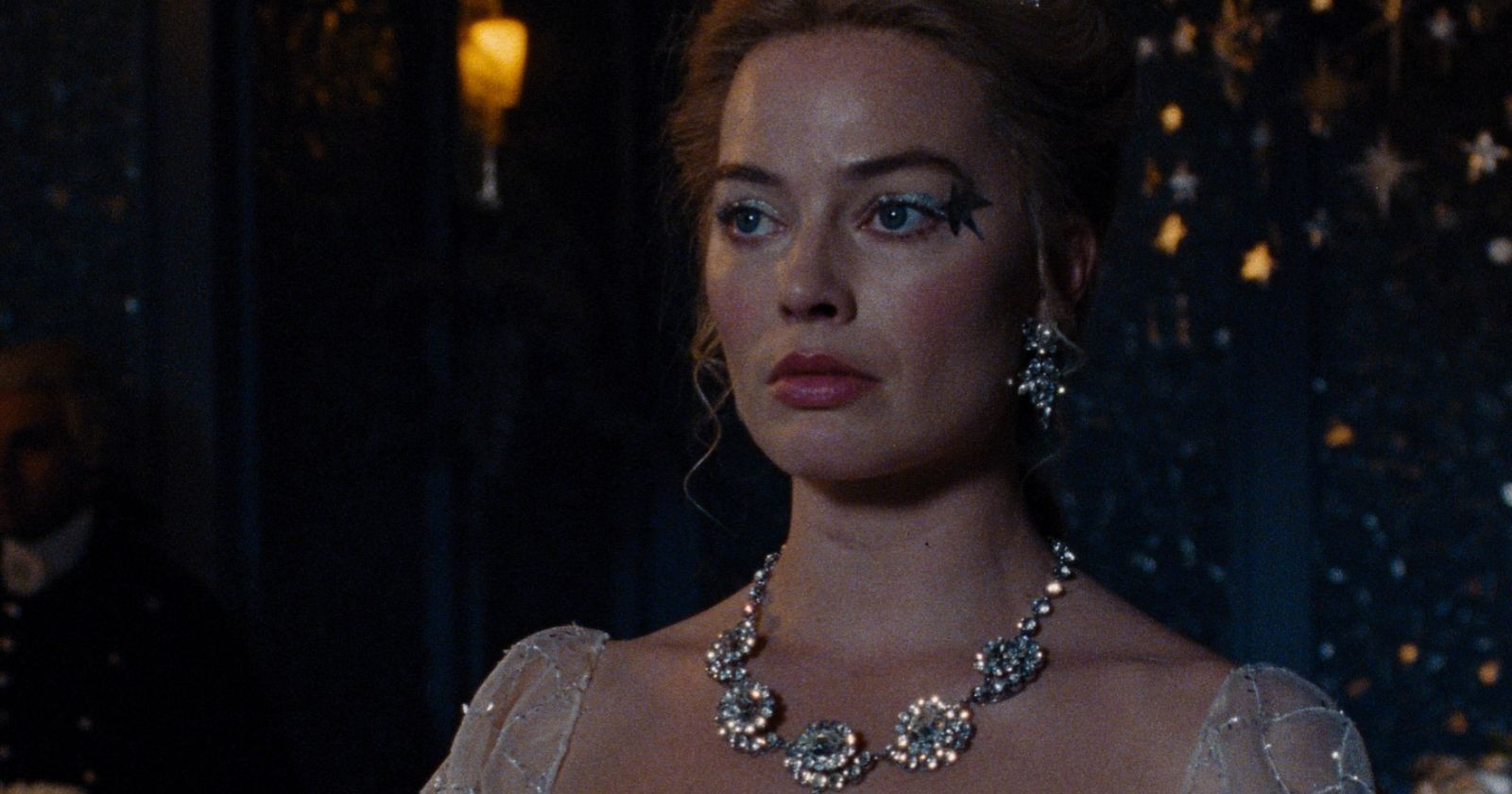 Margot Robbie’s Beauty and Hairstyles in Wuthering Heights: The Most