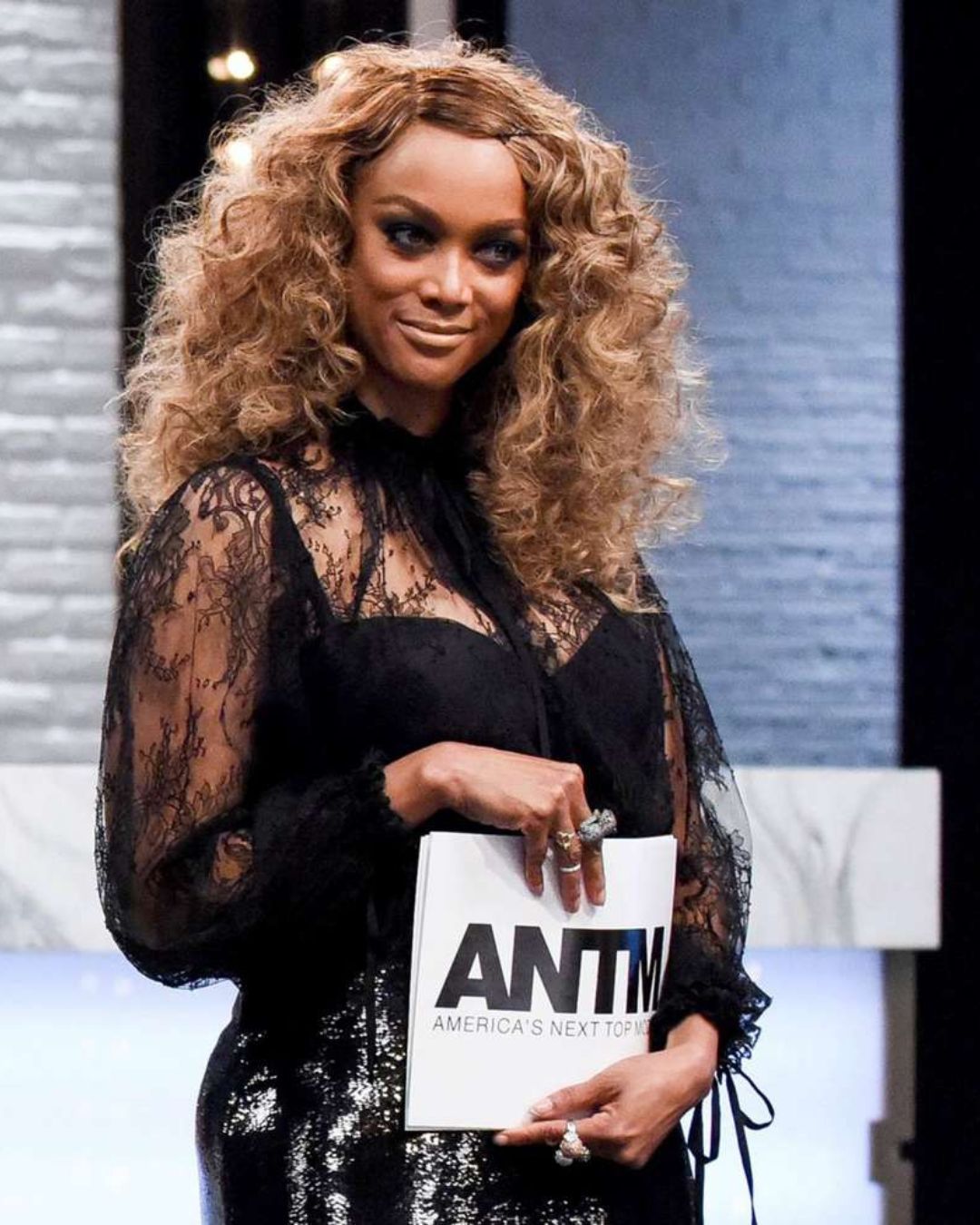 America’s Next Top Model, col senno di poi, è agghiacciante  I retroscena del reality show arrivano su Netflix con una docuserie in tre puntate