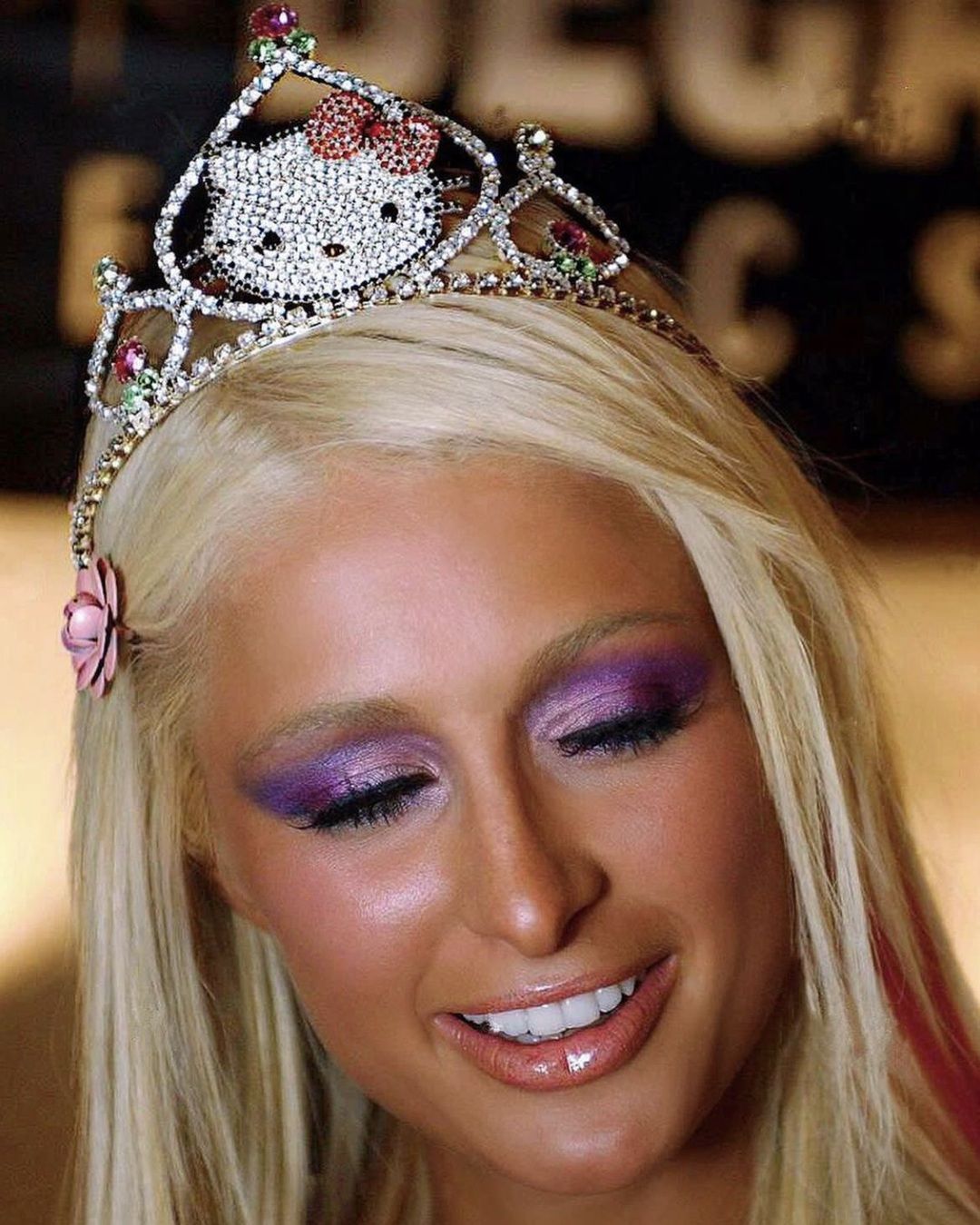 La tiara, ovvero l’oggetto più ambiguo dell’universo fashion Storia, cultura pop e ironia glamour di un gioiello amato da principesse, rock star e reginette messy | Image 604502