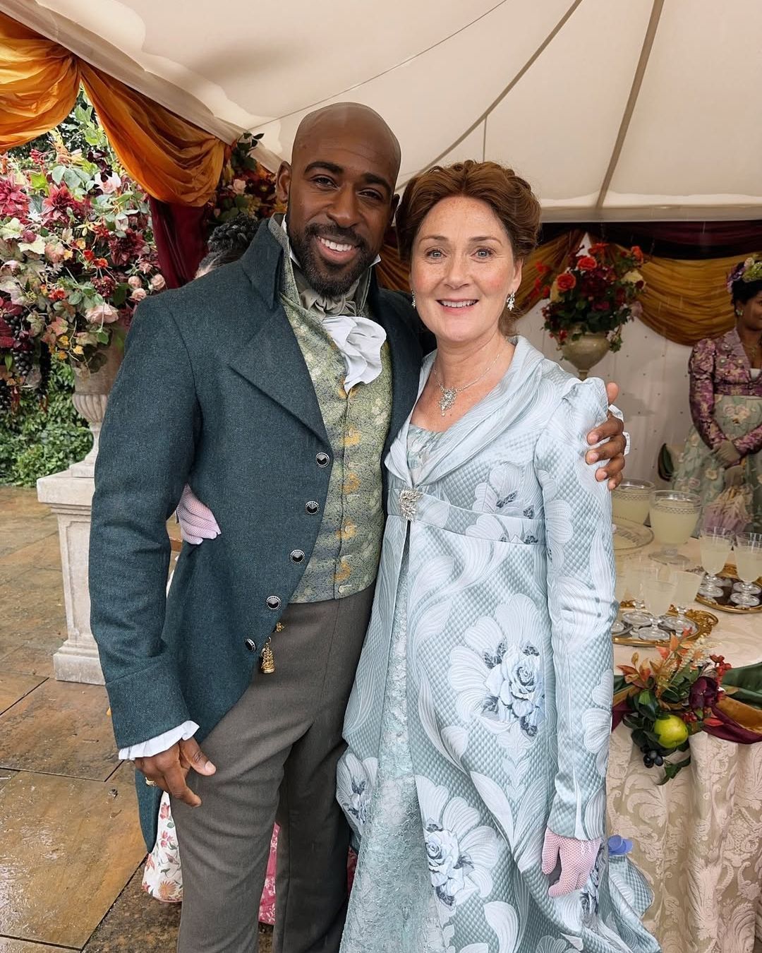 Come Violet Bridgerton è diventata il miglior personaggio della quarta stagione Madre di otto figli, devota al marito defunto, la padrona di casa ha deciso di offrire un tè molto speciale