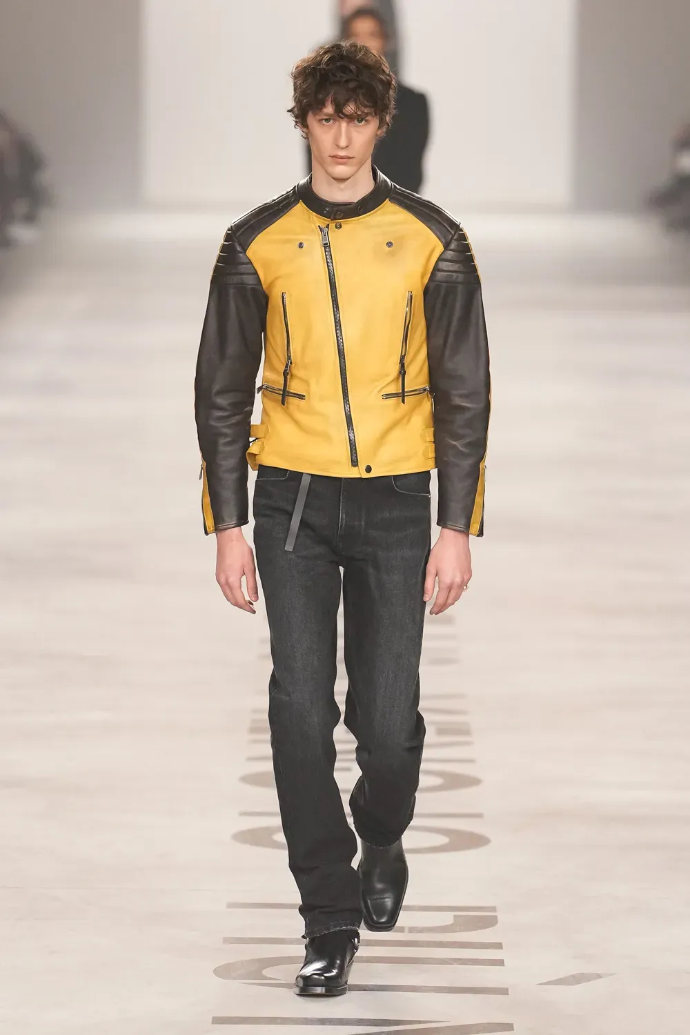 Maria Grazia Chiuri è tornata a casa con la FW26 di Fendi Il primo debutto del calendario milanese | Image 605256