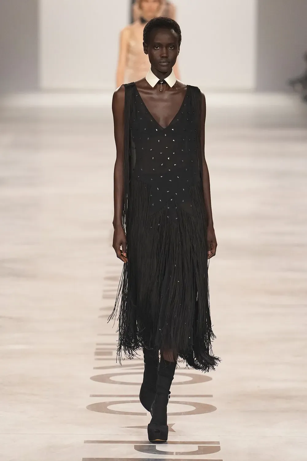 Maria Grazia Chiuri è tornata a casa con la FW26 di Fendi Il primo debutto del calendario milanese | Image 605219