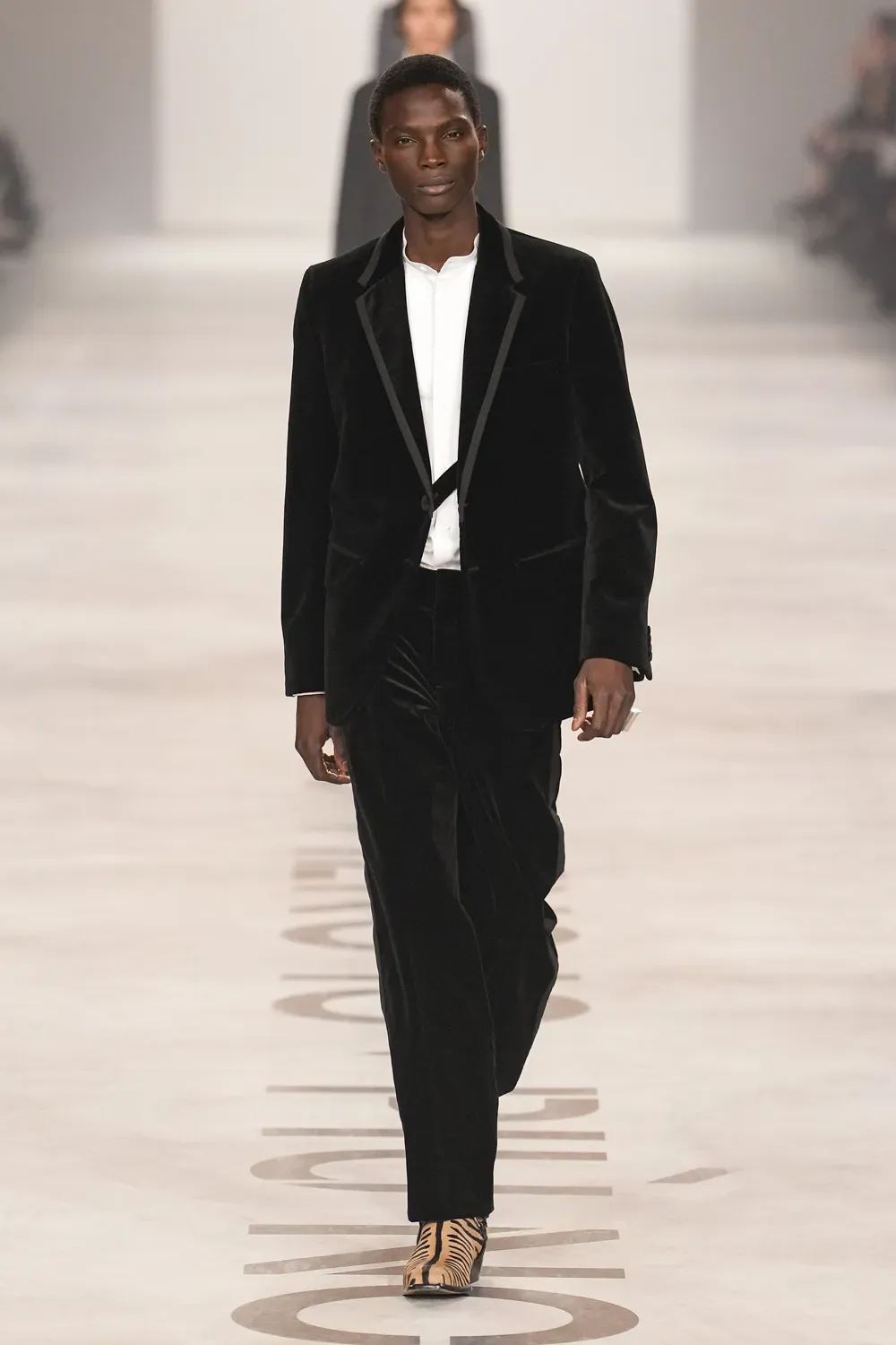 Maria Grazia Chiuri è tornata a casa con la FW26 di Fendi Il primo debutto del calendario milanese | Image 605215