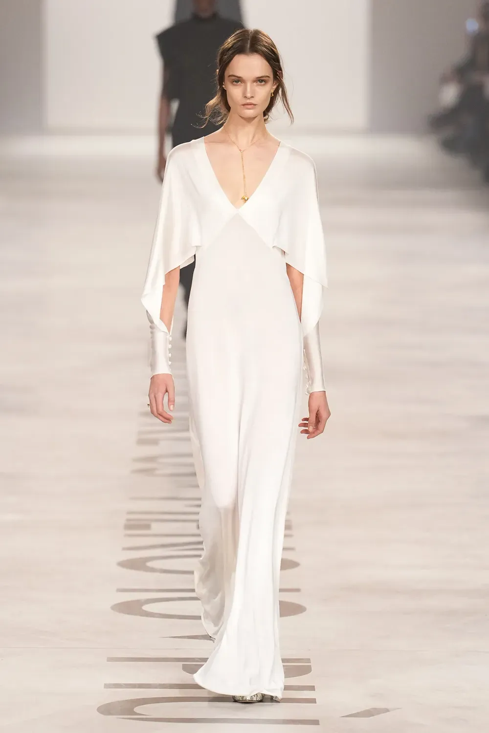 Maria Grazia Chiuri è tornata a casa con la FW26 di Fendi Il primo debutto del calendario milanese | Image 605212