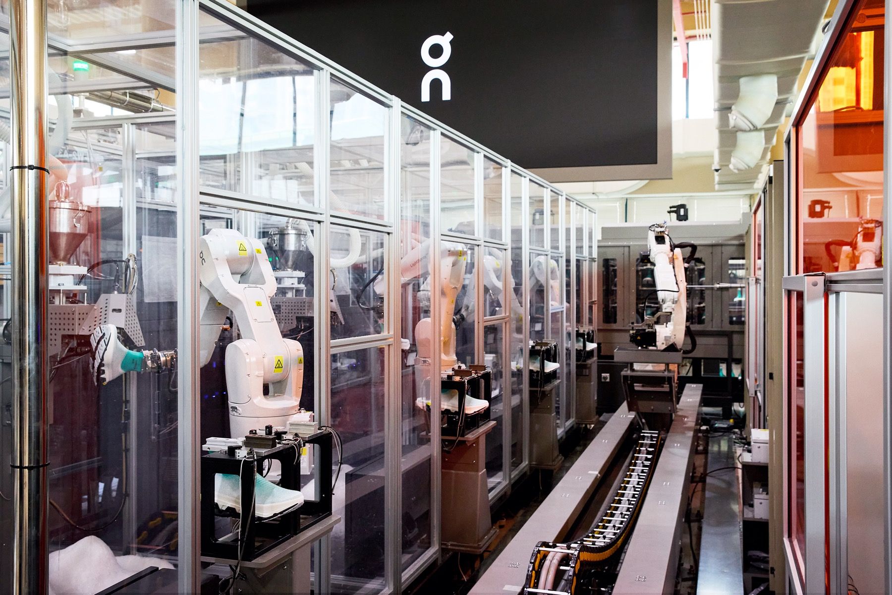 On’s LightSpray™ Technology arrives in South Korea LightSpray Cloudmonster 3 Hyper is the first sneaker produced in the korean factory | Image 605330