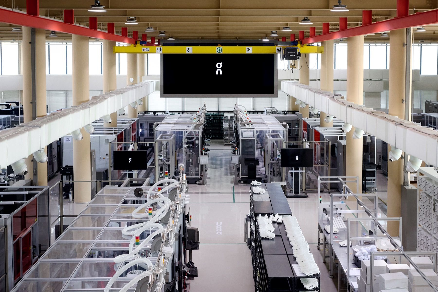 On’s LightSpray™ Technology arrives in South Korea LightSpray Cloudmonster 3 Hyper is the first sneaker produced in the korean factory | Image 605322