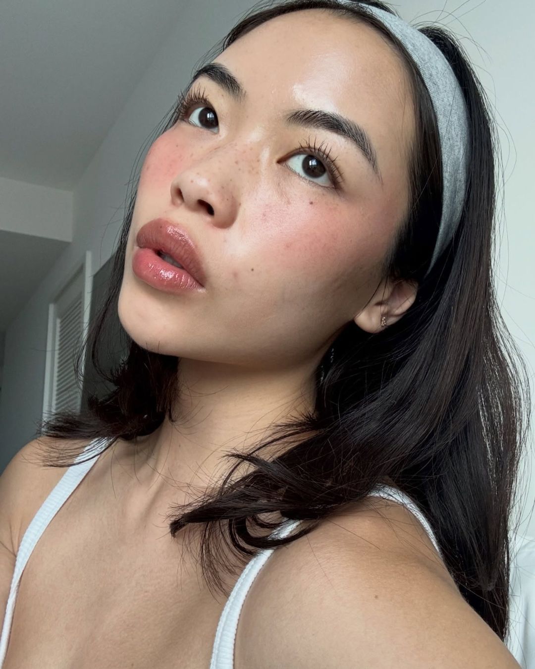 Saltwater instead of skincare: another trend or natural remedy? If it were true, it would be a nice way to save some money