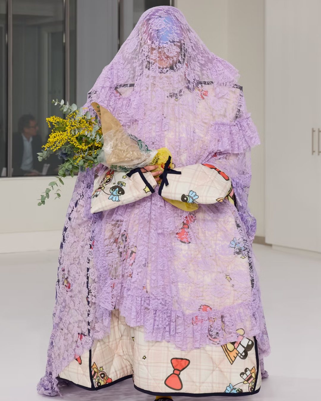 Rencontre avec la nouvelle génération formée à l’IFM pendant la PFW Les 23 étudiants du Master of Arts, Fashion Design et Knitwear Design sonnent le coup d’envoi de cette PFW