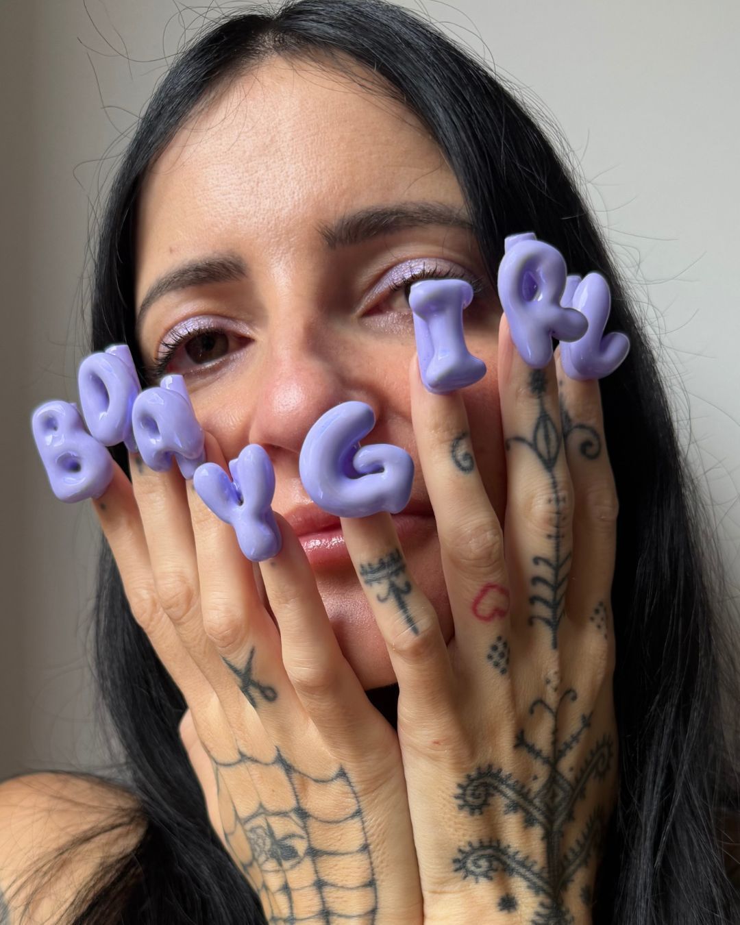 Traduco un’identità e un’emozione in qualcosa di visivo e concreto Intervista a Isabella Franchi, aka Unghiedellamadonna