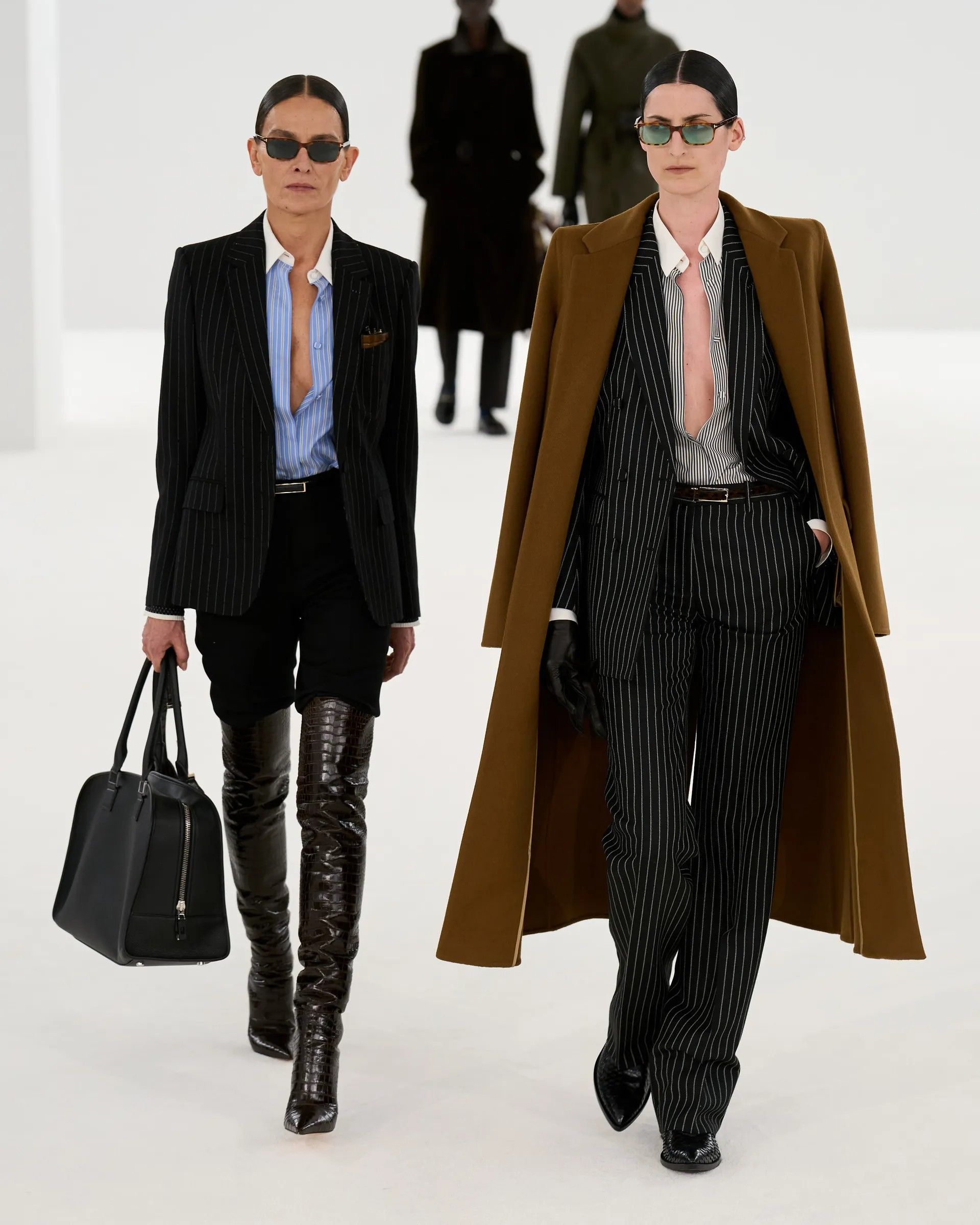 Il ghiaccio bollente della collezione FW26 di Tom Ford  Haider Ackermann immette nuova linfa nel concetto di “algida sensualità”