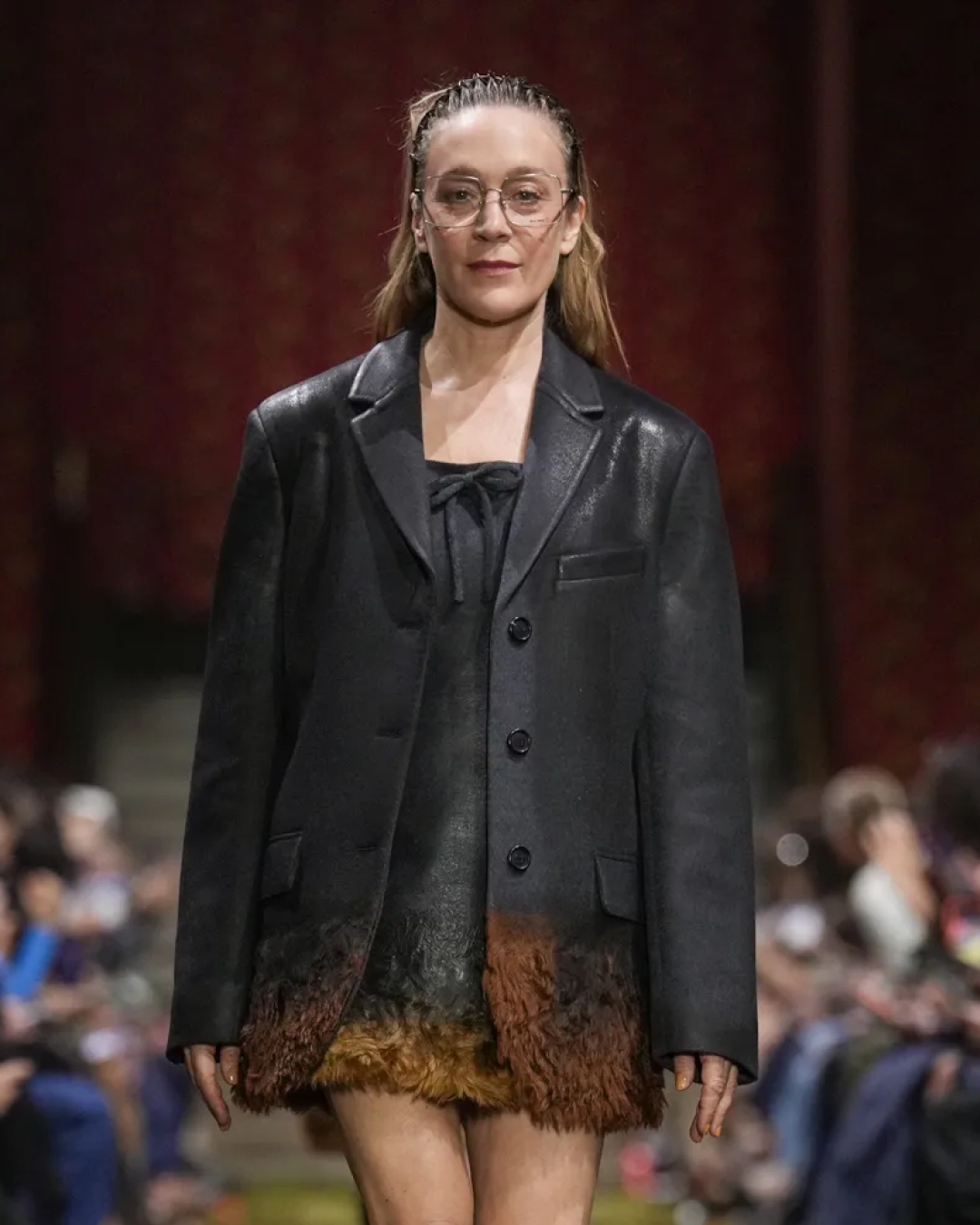 Per la Miu Miu FW26 non c'è tempo da perdere  Nessuna favola, nessun sogno, ma vestiti reali per persone che non se la passano benissimo