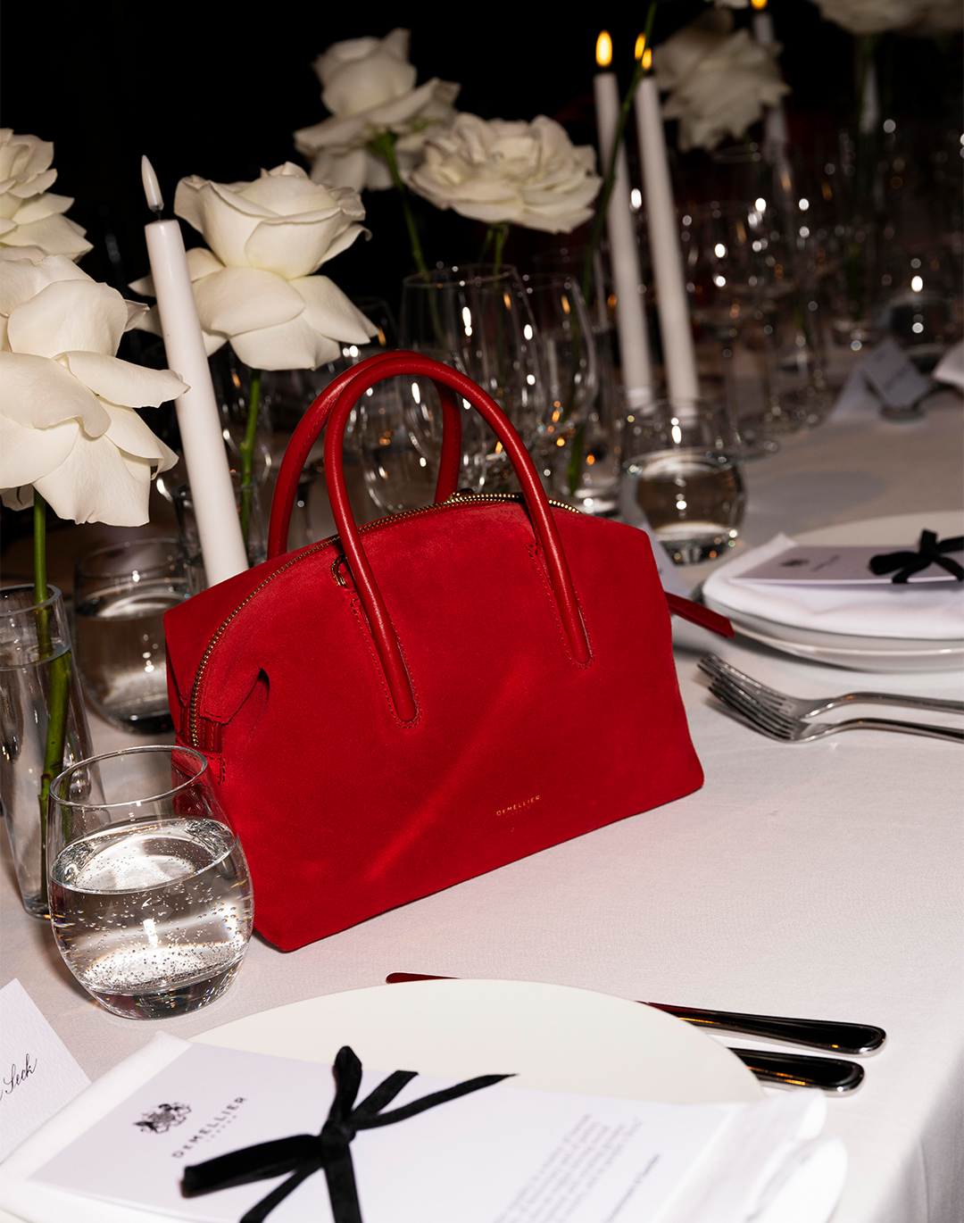 DeMellier porta a Stoccolma la it-bag del momento Due giorni di festeggiamenti per il nuovo modello Stockholm