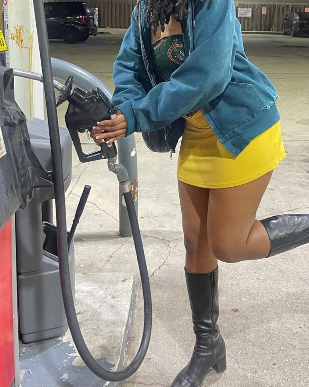 Il lusso di avere un cattivo odore Mentre la profumeria di nicchia abbraccia odori disturbanti come la benzina, il sudore o l’aglio, l’olfatto continua ad essere profondamente politico