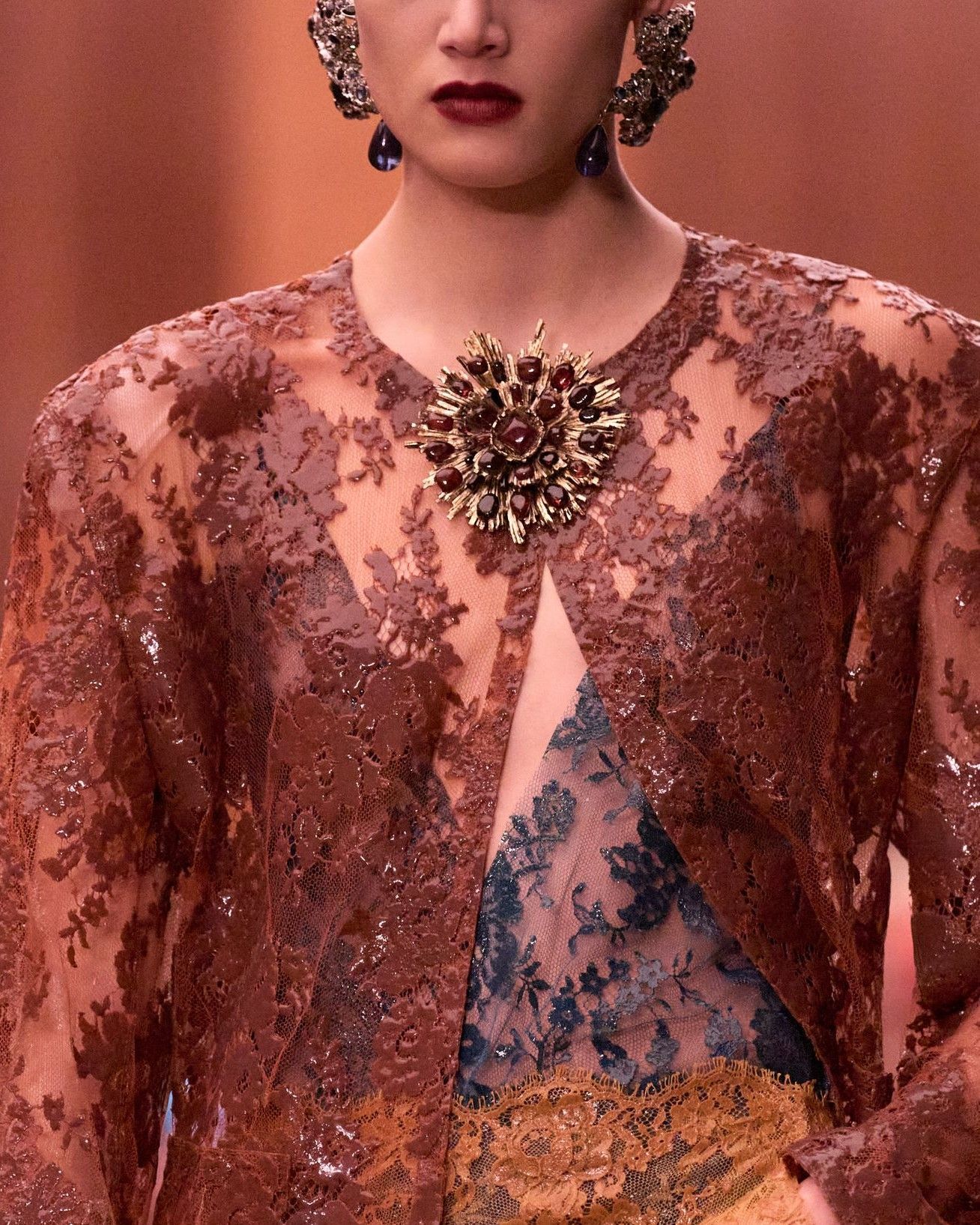 Perché Kering sta scommettendo tutto sui gioielli Quando la moda non paga, è il momento di far parlare oro e diamanti