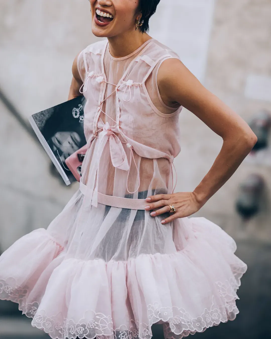 Perchè è così difficile trovare lavoro nella moda? Dagli annunci fantasma ai colloqui da incubo, la crisi del lavoro colpisce tutti