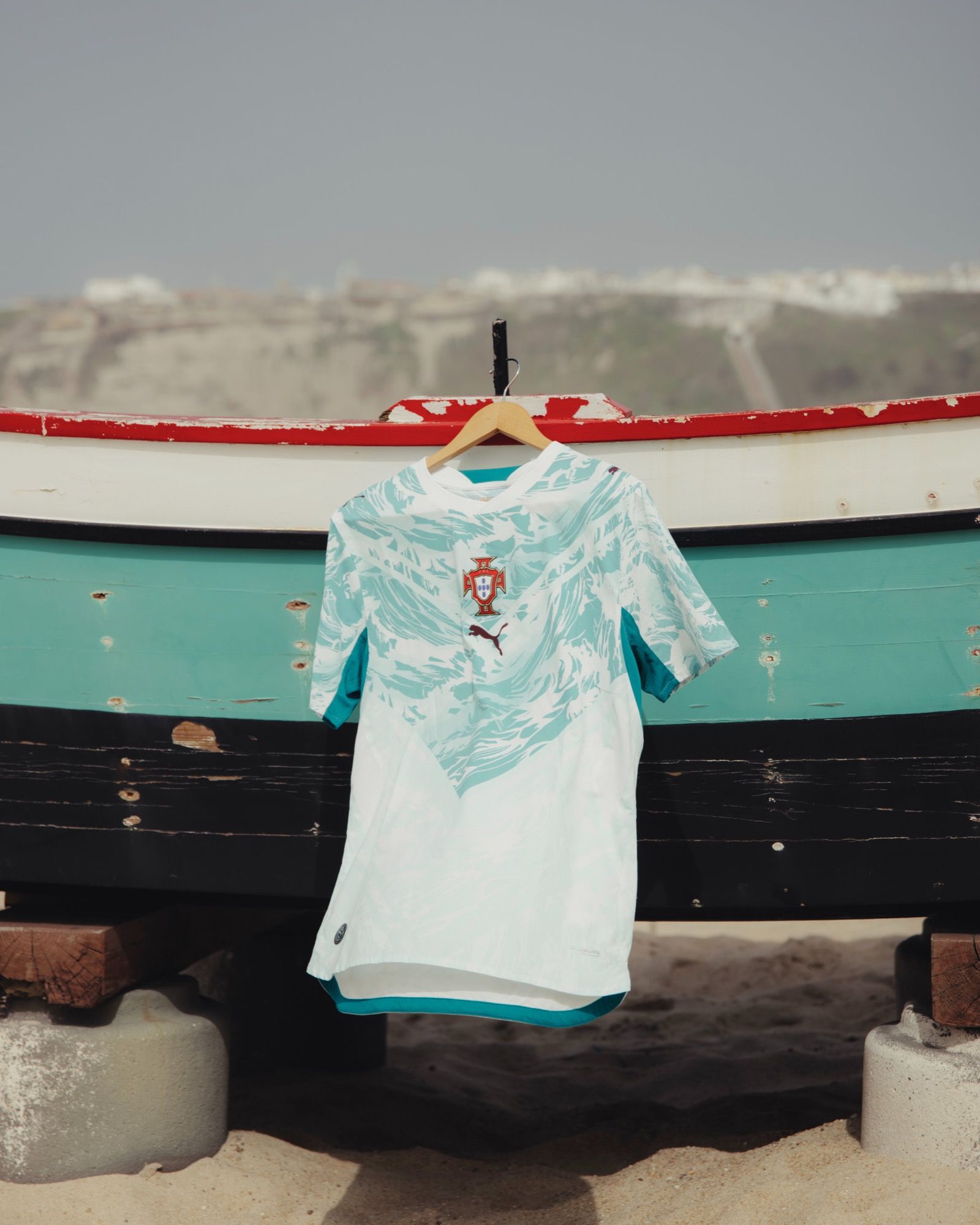 PUMA svela le ultime maglie che CR7 indosserà in un Mondiale Entrambe ispirate alle onde del mare