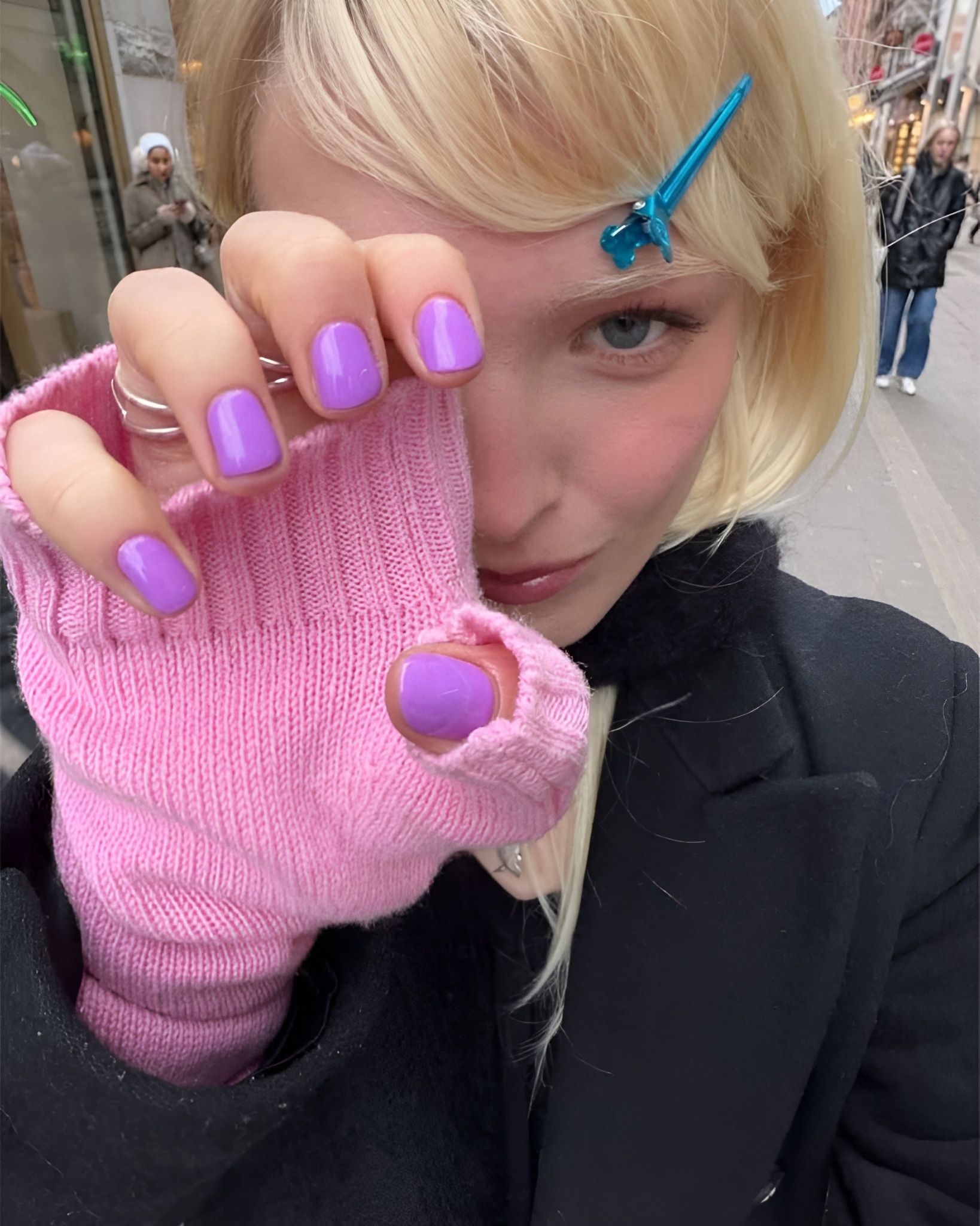 Le nail art da sfoggiare questo aprile 2026 Dai colori matte e le tiny tiny nails a unghie che ricordano i lipgloss