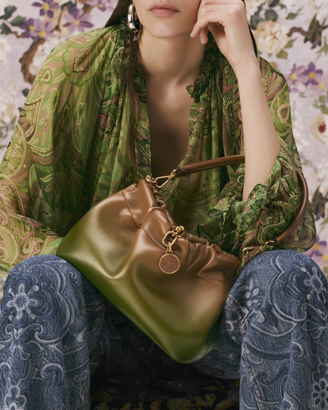 La nuova borsa Vela Blossom di Etro Un nuovo modello della linea Vela, ma con una texture tutta nuova