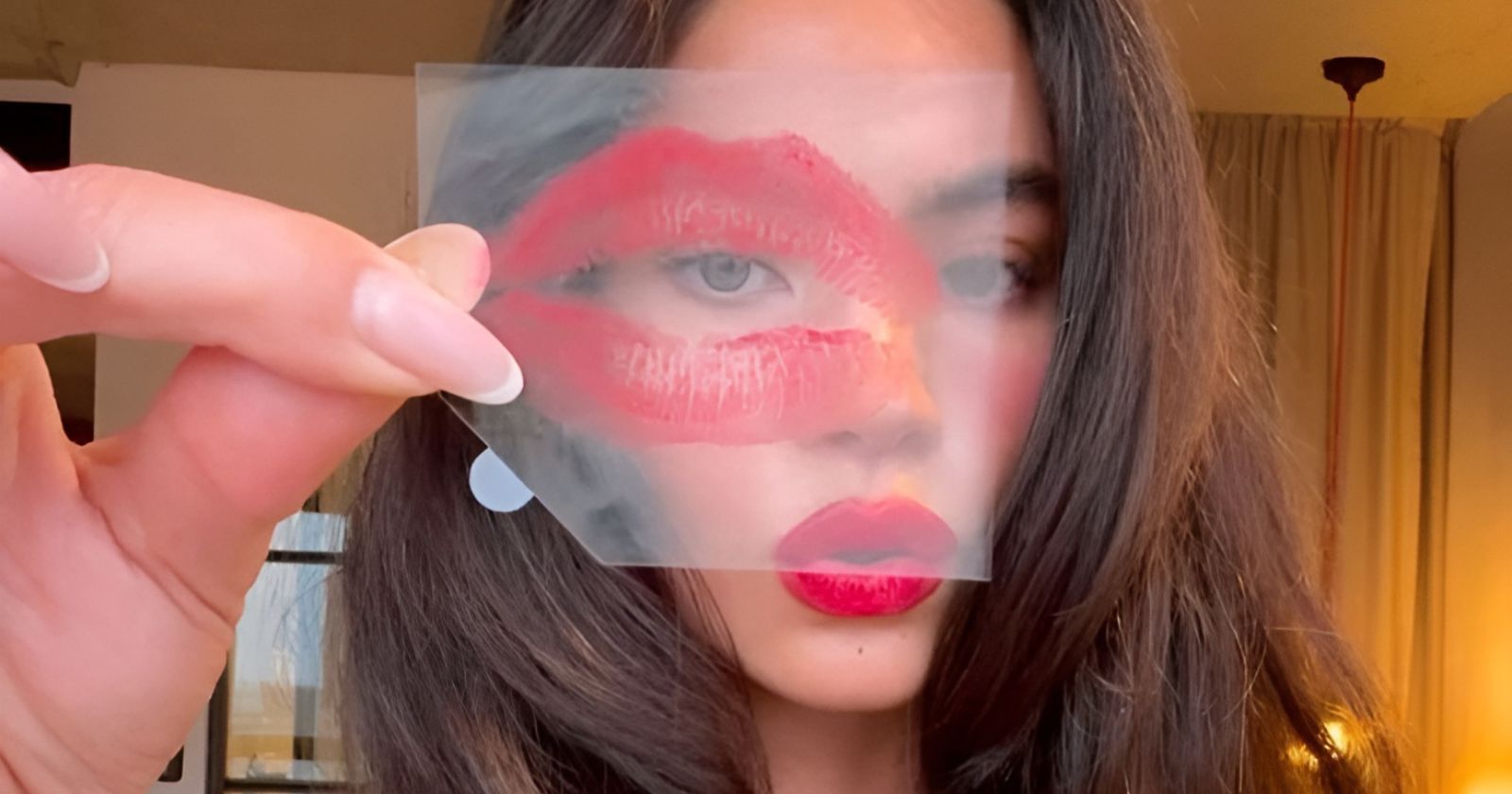 Perfumes that smell like makeup: 5 powdery and lipstick-inspired fragrances