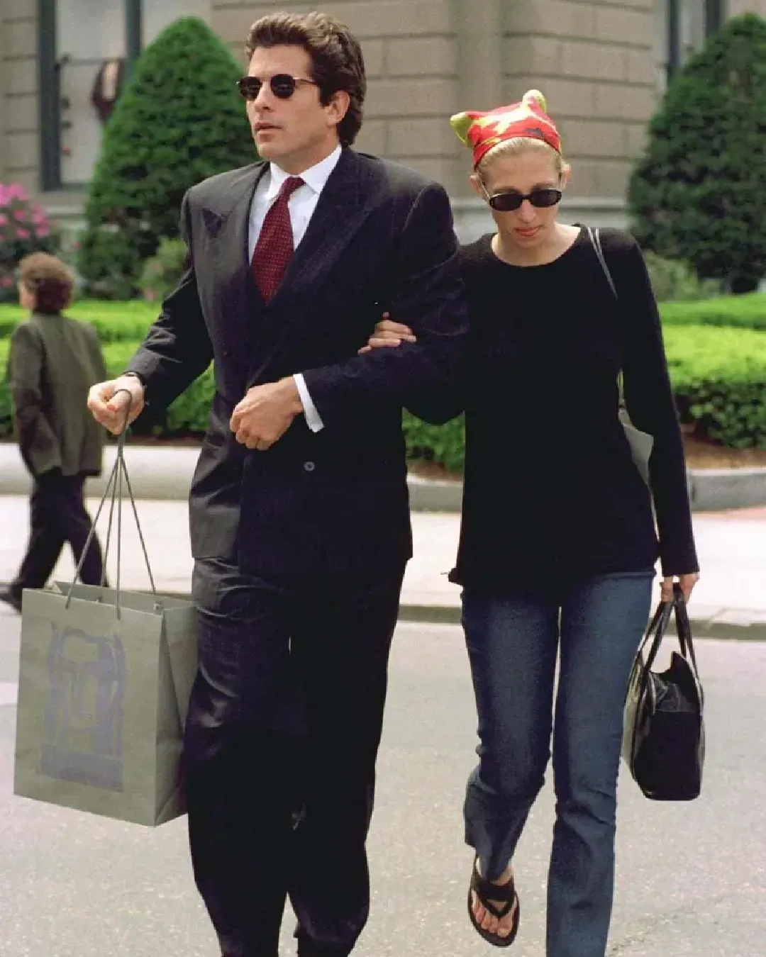 Quanta ossessione ci vuole per rintracciare il guardaroba di qualcuno?  Un sacco, secondo gli Instagram account manager di CBK’s Closet, whatmiuccia e buffywardrobe