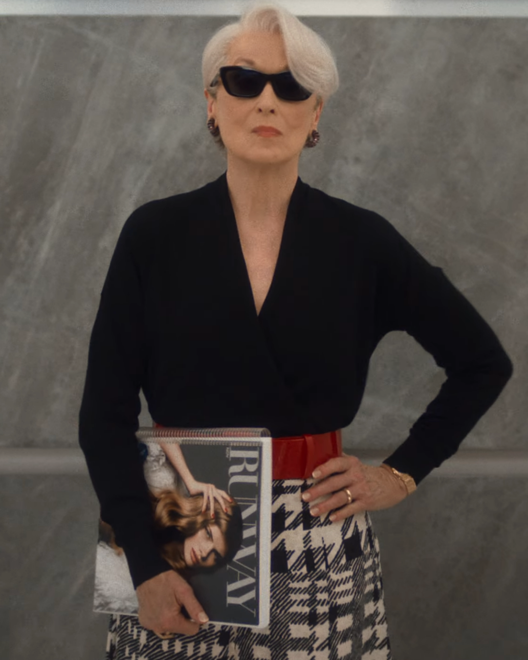 Do you also find that films are a bit too “beige” nowadays? In recent times, the lack of bright colours in films and TV series has become apparent