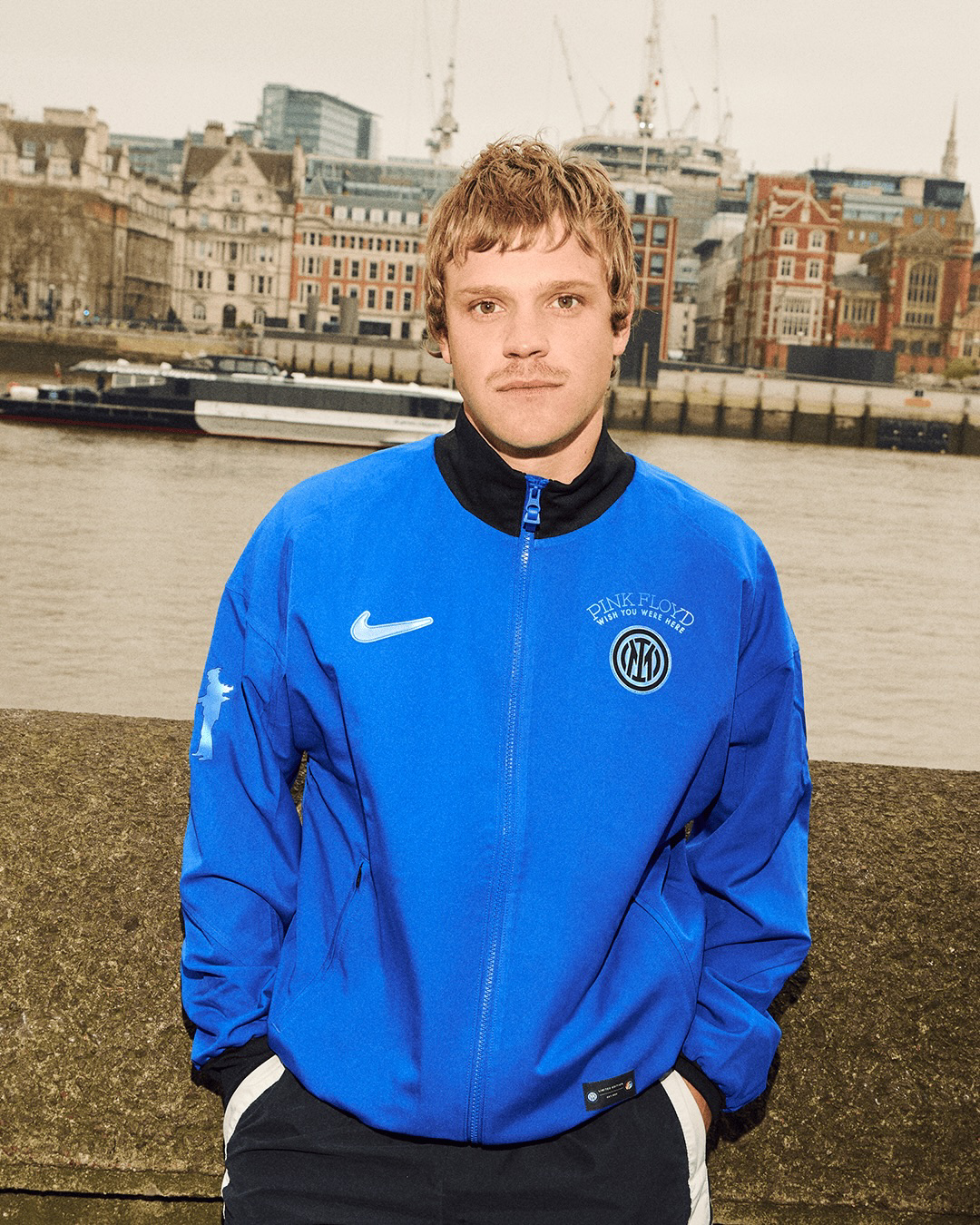 La squadra di calcio dei Pink Floyd ha ispirato la nuova capsule dell'Inter Un omaggio per i 50 anni di Wish You Were Here