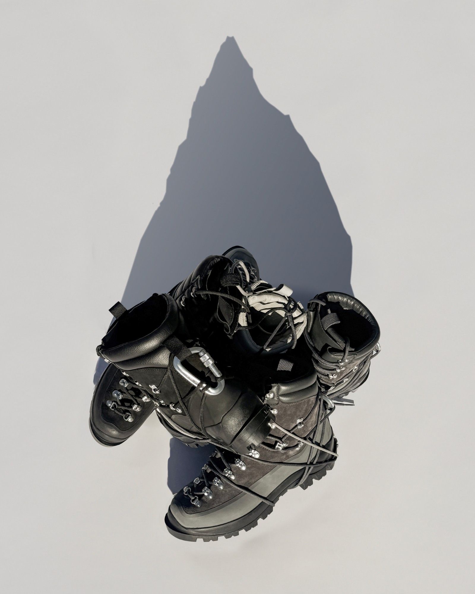 Il grande ritorno degli Hiking Boots di Heliot Emil La collaborazione con Diemme riappare in due silhouette