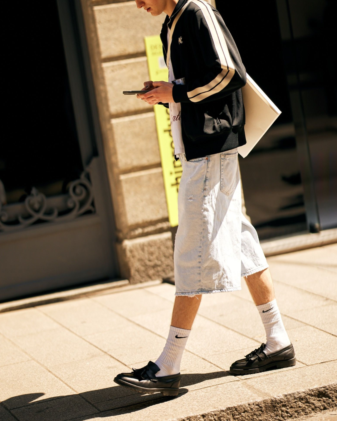 Il vero costo della crisi energetica in Italia lo pagano i giovani Non dovremmo preoccuparci degli aerei cancellati, ma dei nostri stipendi