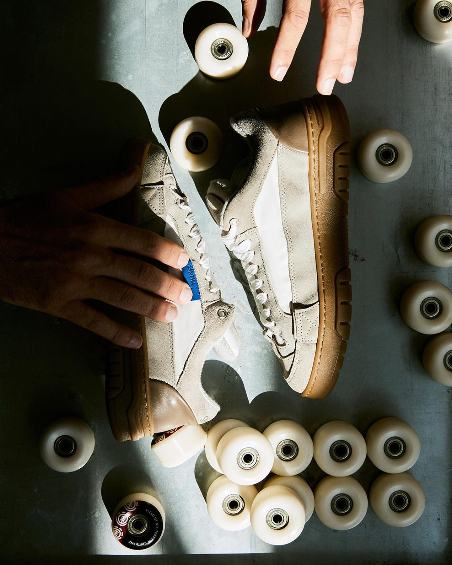 La rivoluzione delle sneaker inizia dalla punta Quattro centimetri che stanno cambiando la maniera in cui percepiamo le scarpe