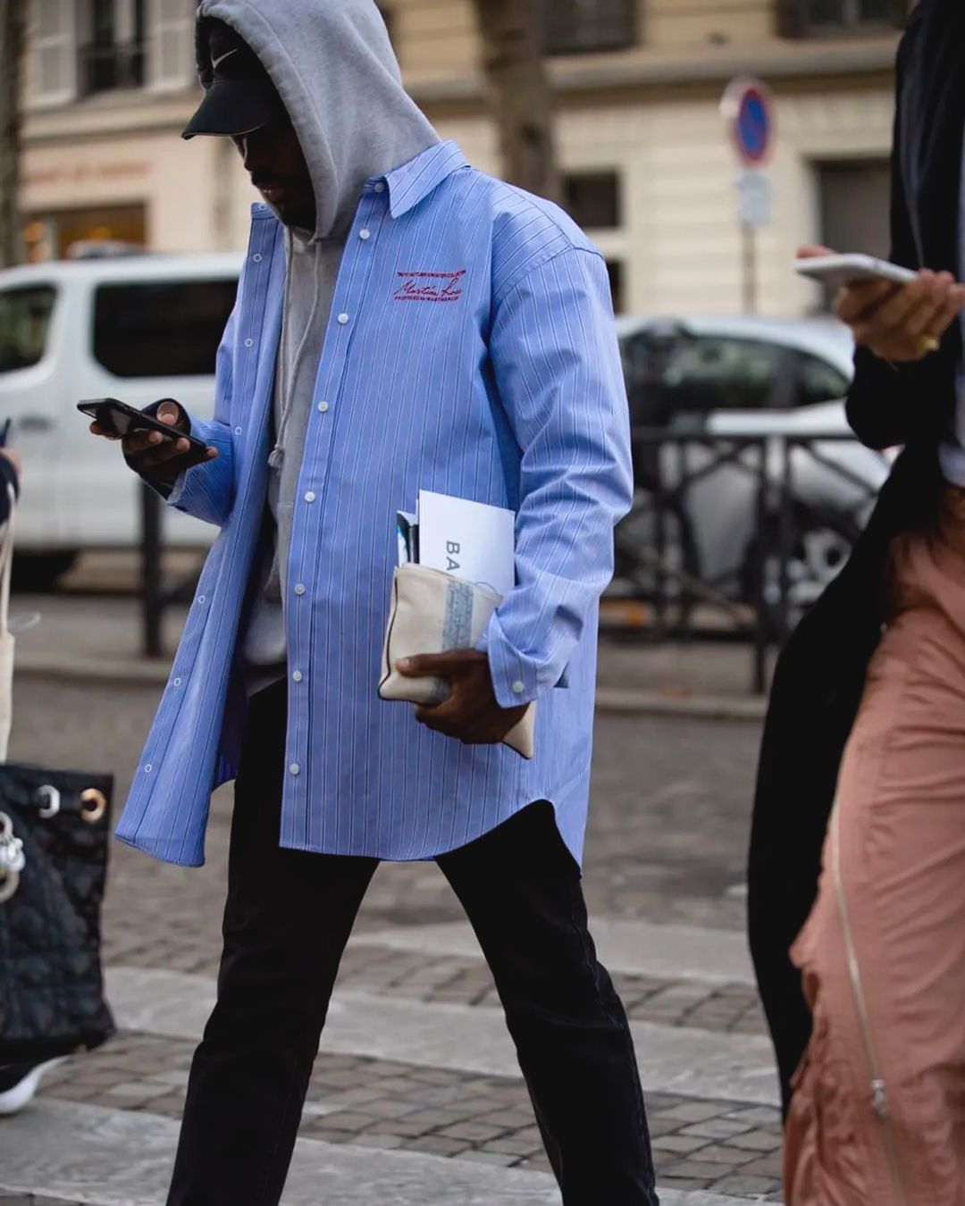 Pagheresti qualcuno per passare una settimana a leggere in silenzio?  L'industria del digital detox continua a crescere, tra app, libri, corsi di formazione o vacanze senza Wi-Fi