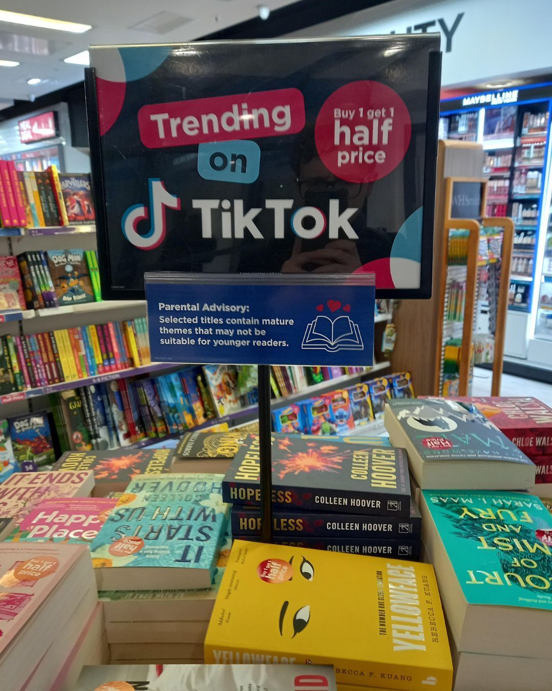 Nuovi trend editoriali: dal romantasy al potere dei trope Come l’editoria sta cambiando per continuare a vendere libri