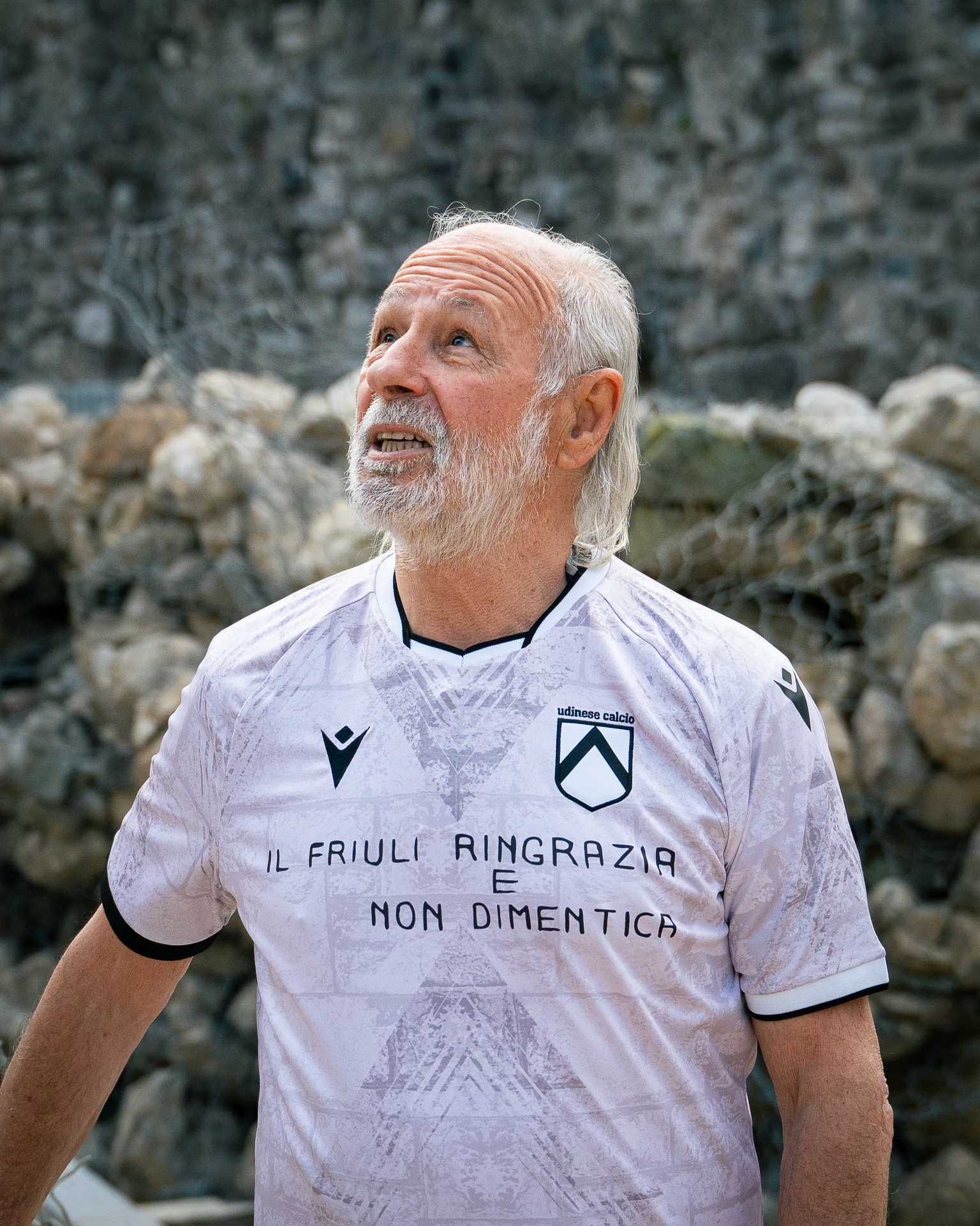 Udinese's new kit pays tribute to rebuilding and resilience It marks the 50th anniversary of the devastating earthquake that struck Friuli in 1976