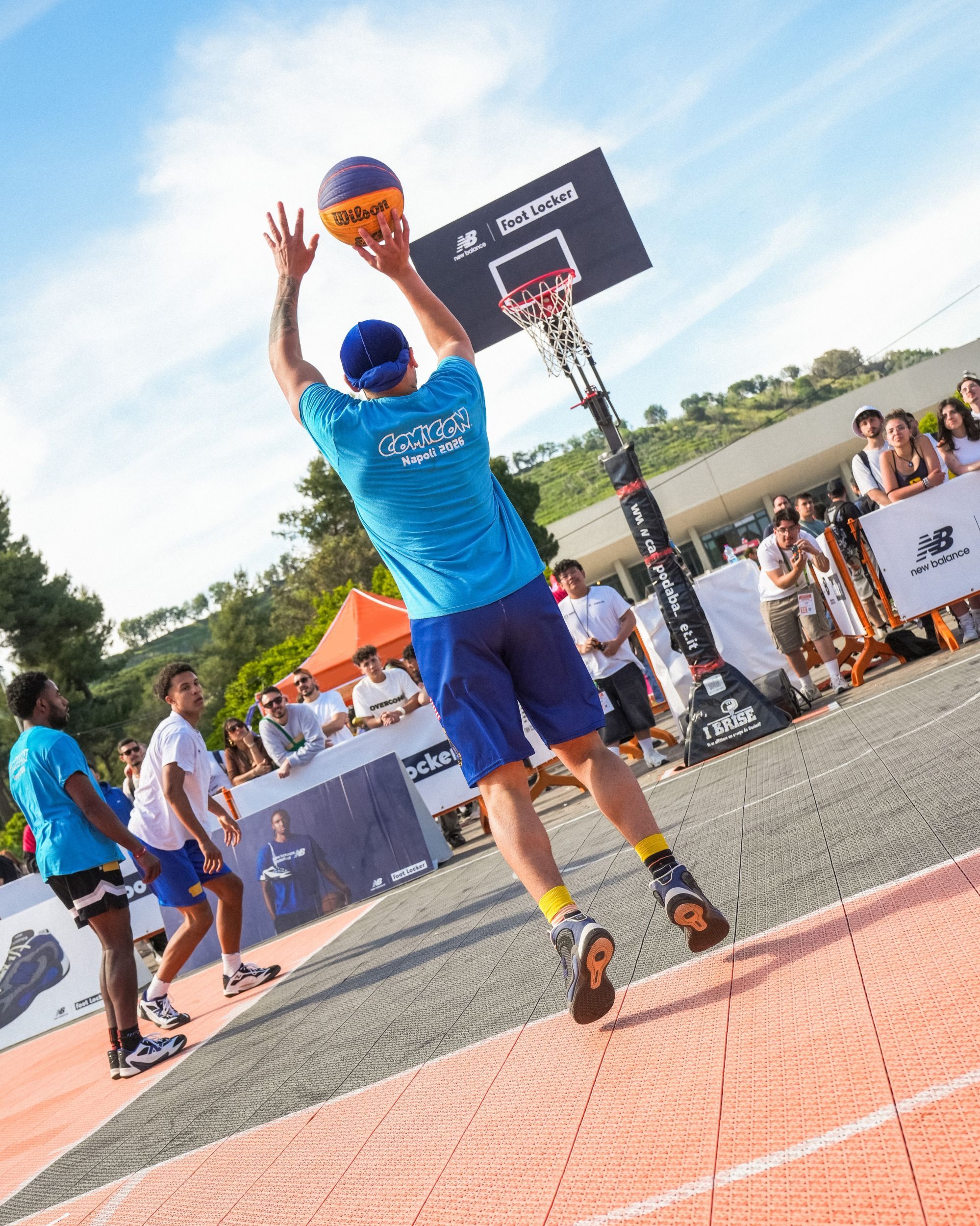 New Balance e Foot Locker hanno portato Homecourt al COMICON Napoli Basket, musica e streetwear