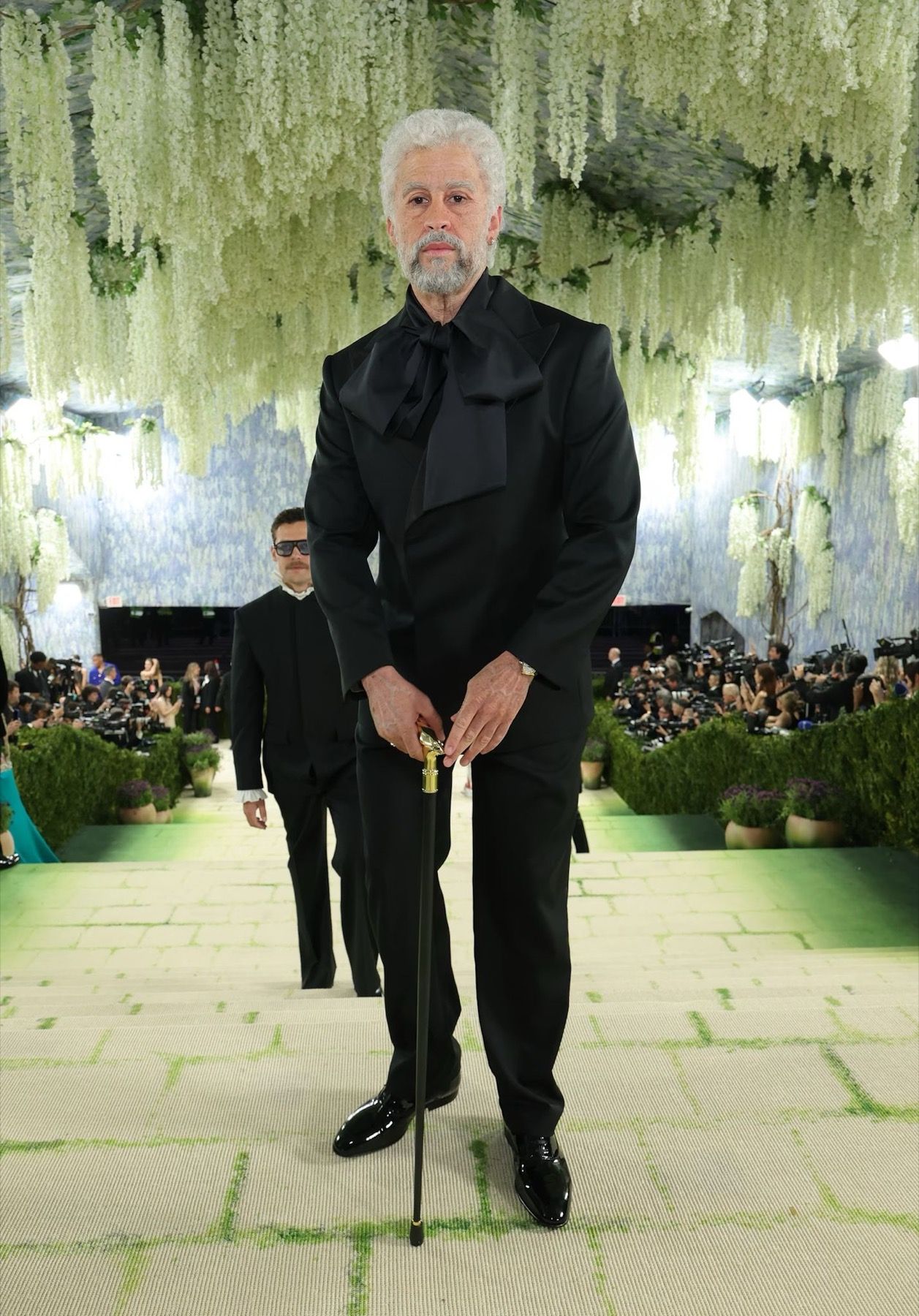 Come gli uomini hanno cominciato a mettere la camicia con foulard I significati della lavallière nel menswear | Image 616485