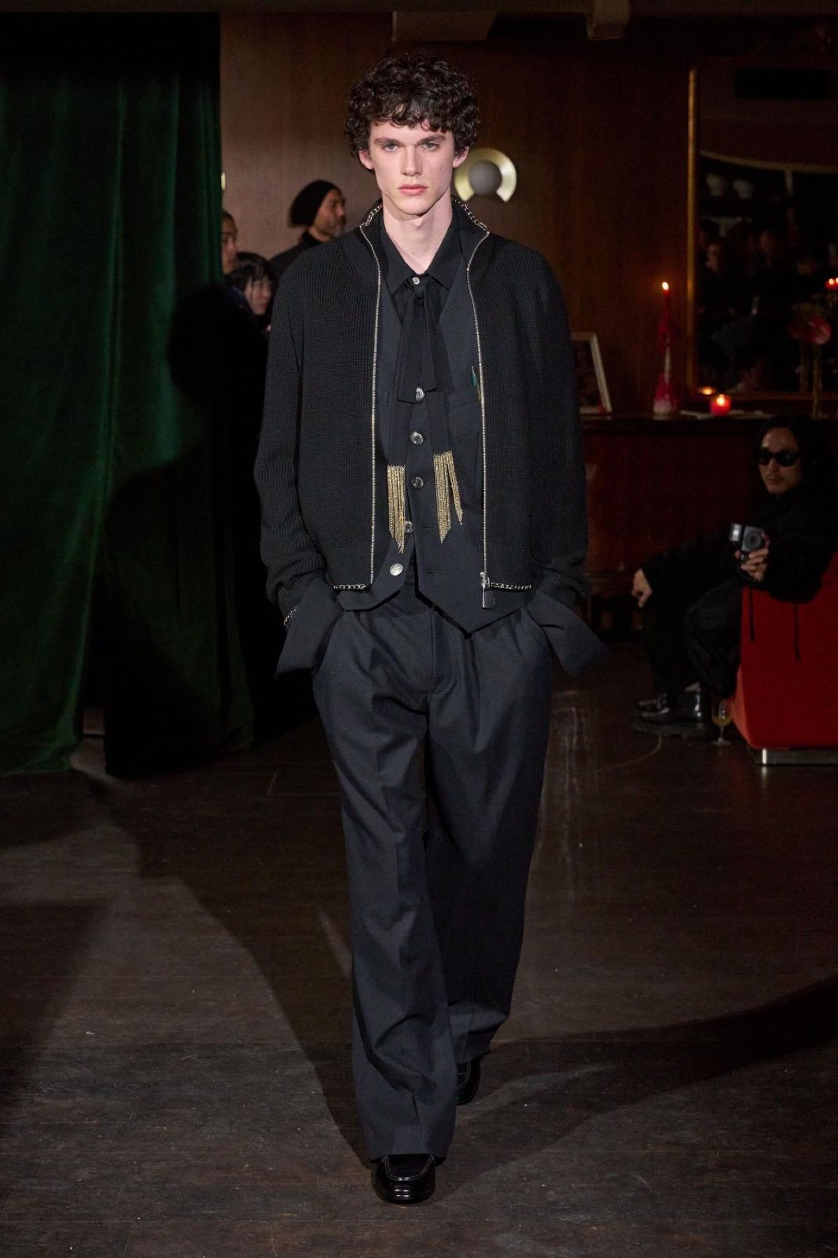 Come gli uomini hanno cominciato a mettere la camicia con foulard I significati della lavallière nel menswear | Image 616483