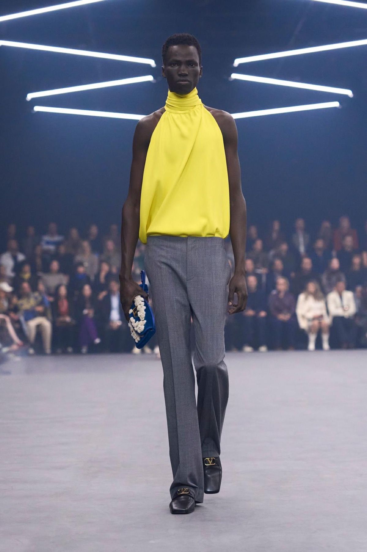 Come gli uomini hanno cominciato a mettere la camicia con foulard I significati della lavallière nel menswear | Image 616488