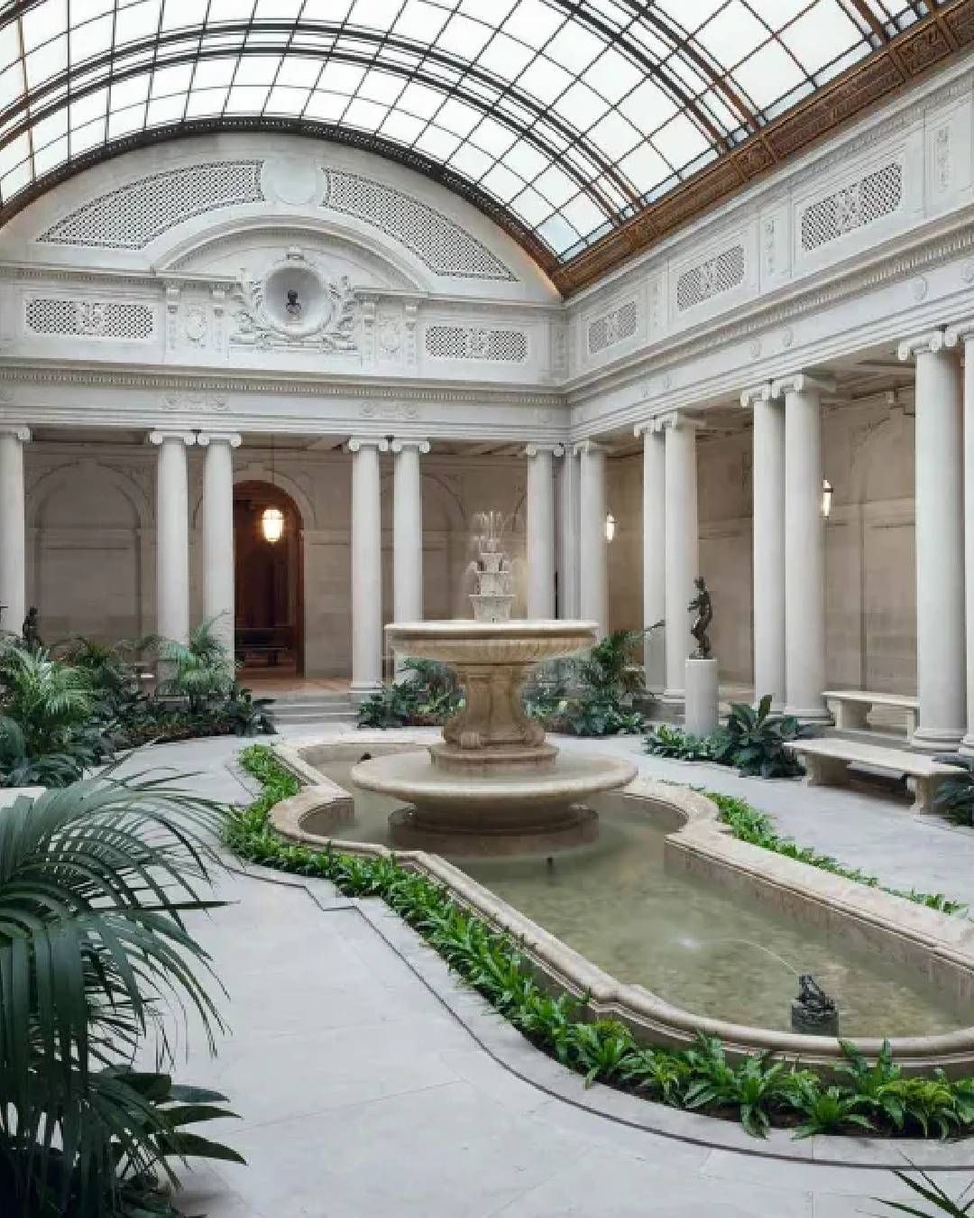 Louis Vuitton présentera sa collection croisière à New-York le 20 mai prochain C’est dans une des institutions les plus prestigieuses que la maison posera ses célèbres malles
