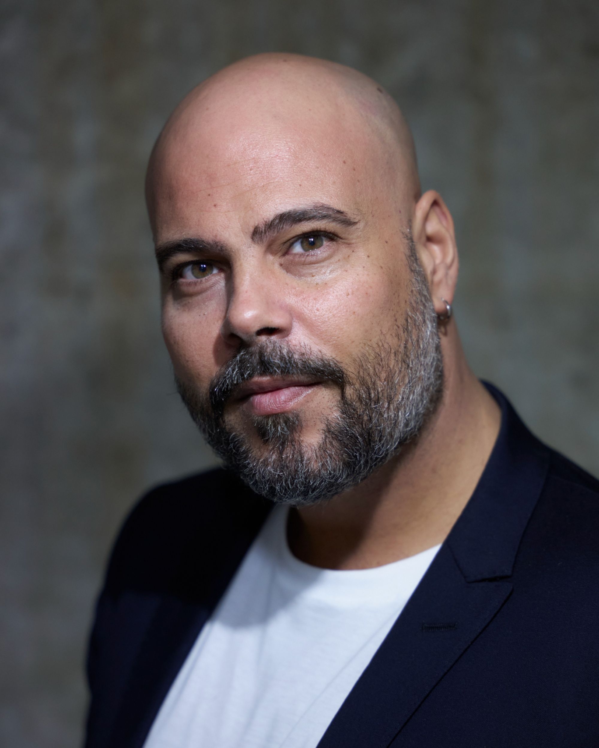 «L’immaginario nel quale le nostre voci si muovono»: Marco d’Amore racconta “Io Uccido” L’attore presterà la sua voce alla nuova serie di Audible basata sul best-seller di Giorgio Faletti