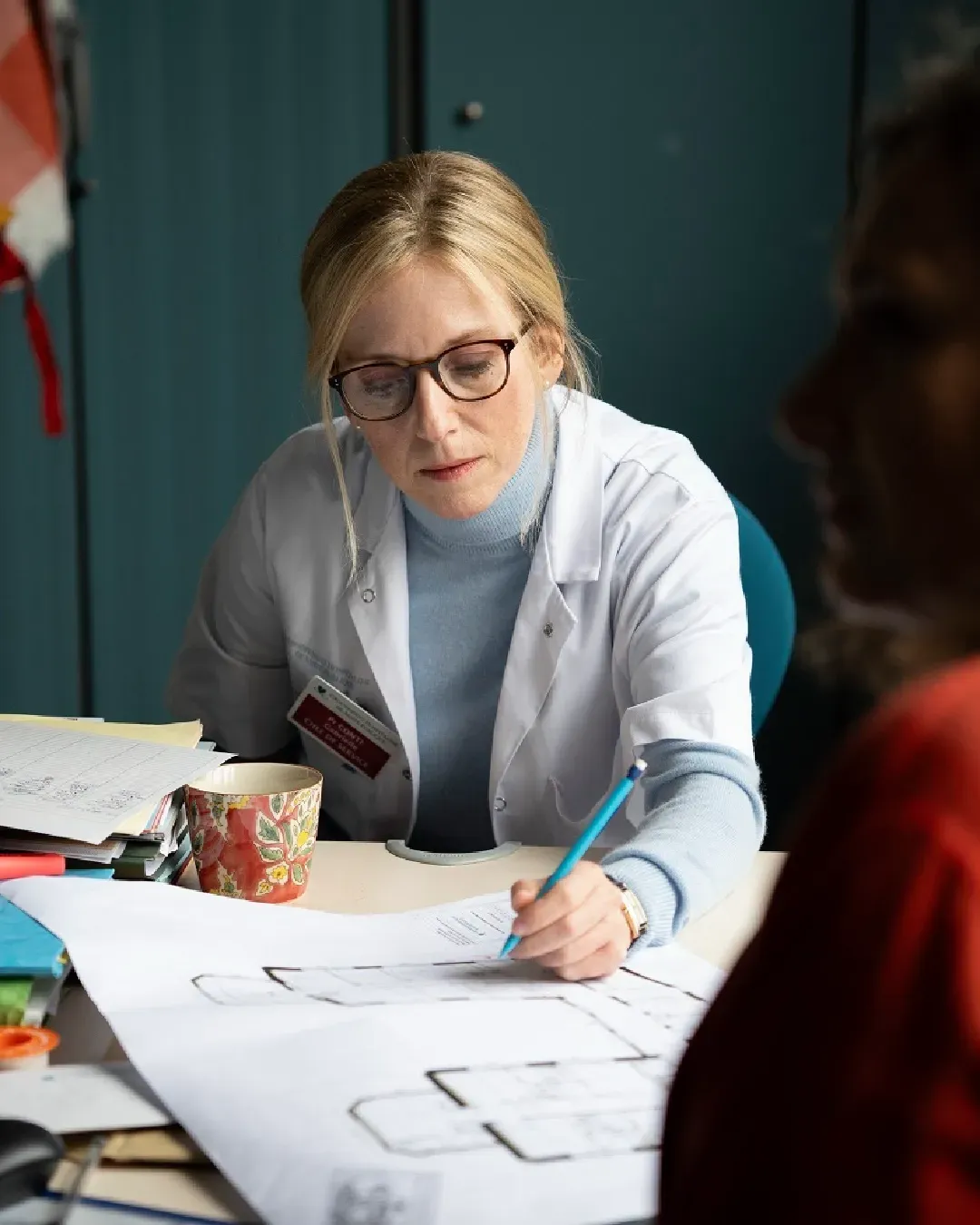 La vie d'une femme racconta i capitoli della vita di una donna ma non scava abbastanza Il film con Léa Drucker in concorso al festival di Cannes 2026
