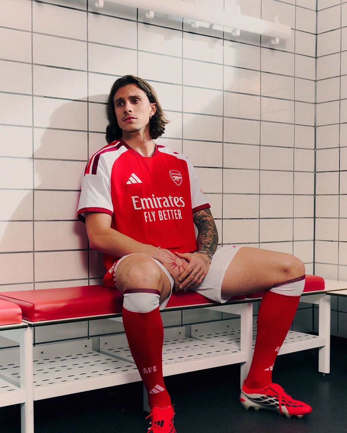 La nuova Home jersey dell'Arsenal celebra i 20 anni dell'Emirates Stadium I Gunners hanno presentato anche un'iniziativa speciale per i tifosi