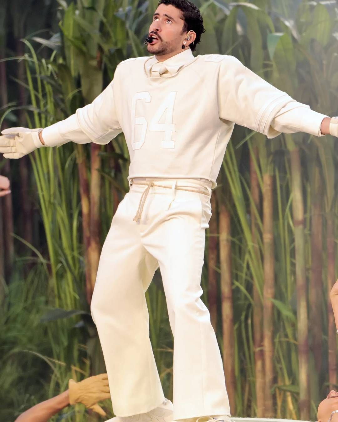 Bad Bunny dévoile (enfin) sa collaboration avec Zara Après des mois de teasing, la collection sera disponible à partir du 21 mai