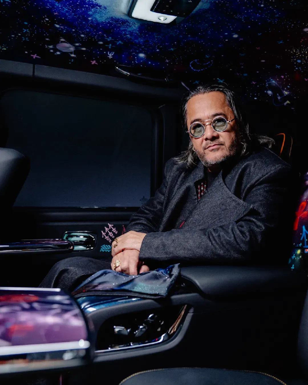 Cronache di un viaggio nel Kongoverse A Londra ci sono mille modi di farti vedere la street art: il più curioso, probabilmente, è da dentro una Rolls-Royce