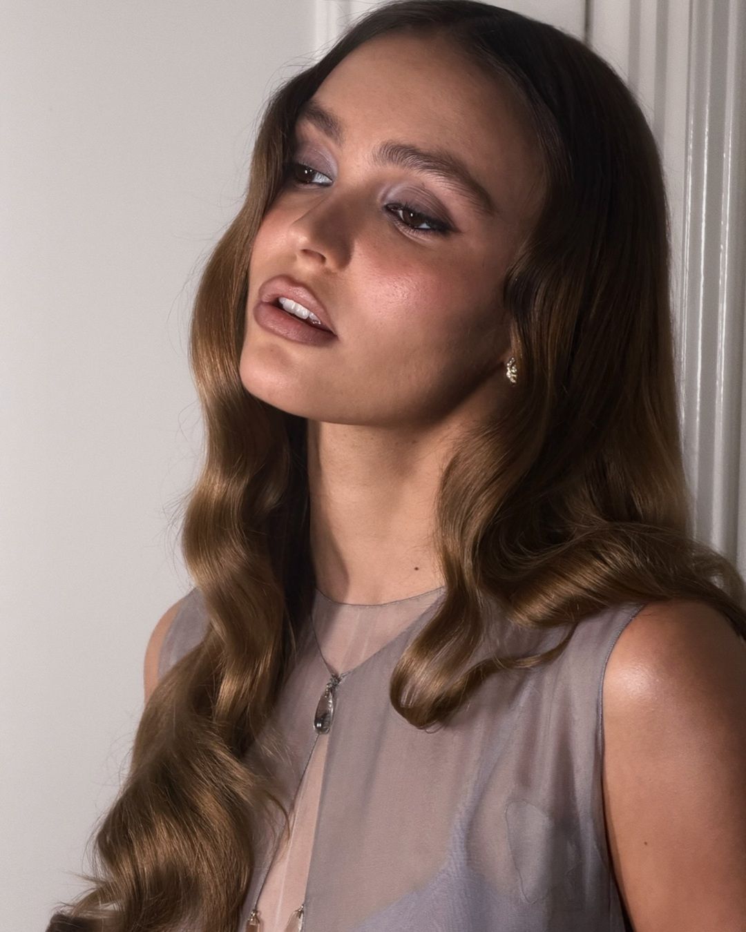 Waterfall waves are the chicest hair trend of the summer A classy hairstyle worth trying