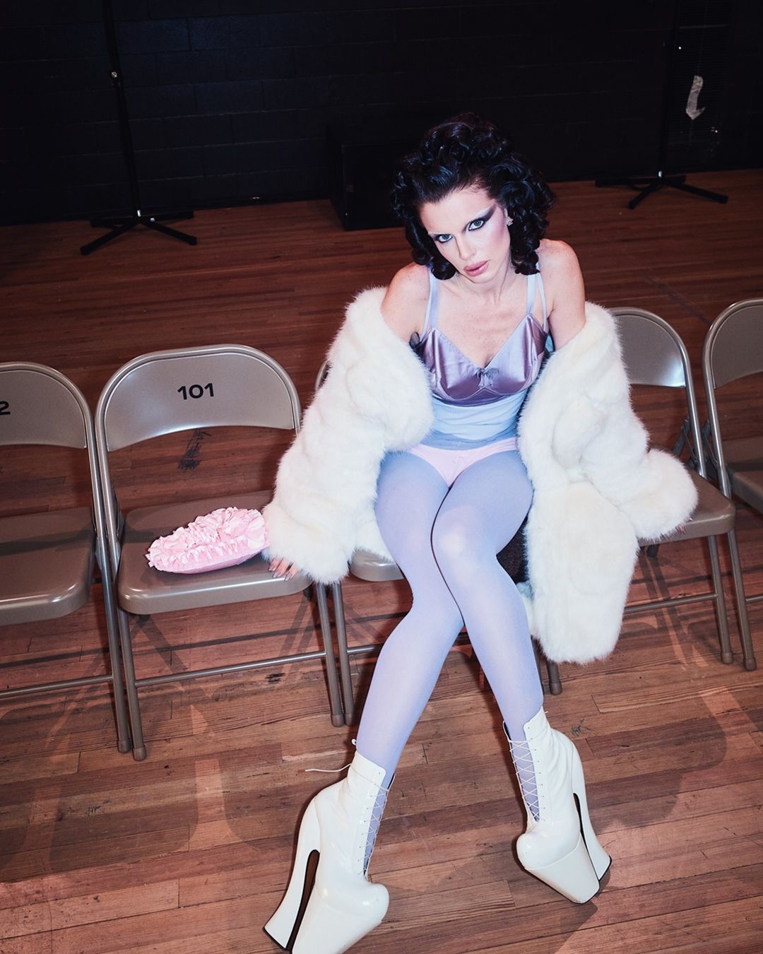 Celebrities love power platforms On the red carpet, sculptural shoes steal the show, but in real life, it’s a different story