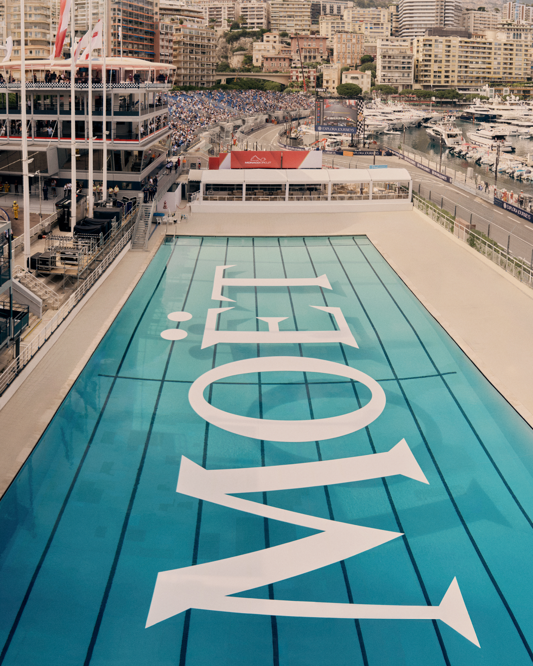 Moët & Chandon conquista uno dei punti più iconici del GP di Monaco La Maison francese rafforza la propria presenza al Formula 1® Louis Vuitton Grand Prix de Monaco 2026 con un’attivazione nello Stade Nautique Rainier III