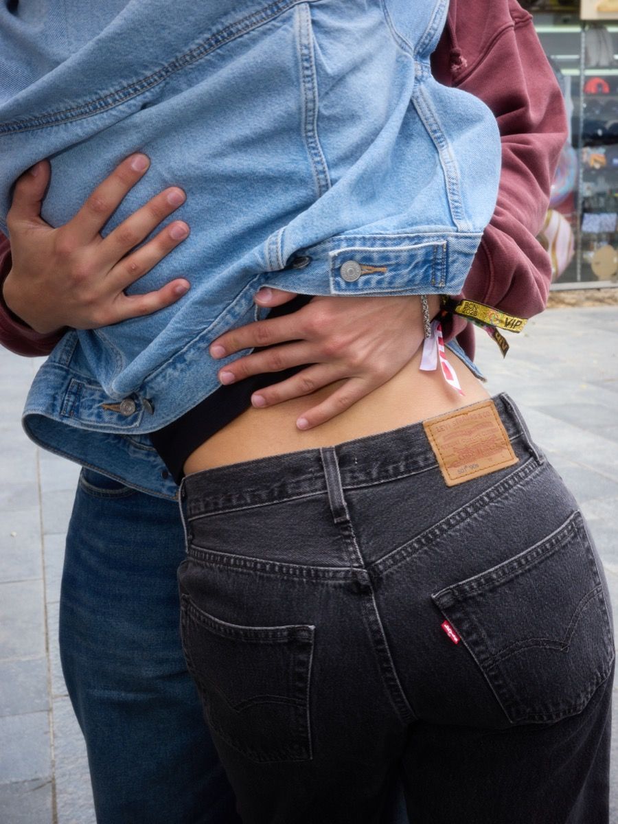 BARBACUE e BUFET SOCIS CLUB inaugurano l'estate a Casa Costa in collaborazione con Levi's L'evento annuale a Barcellona ha riunito personalità della musica, moda, arte e cultura | Image 619726