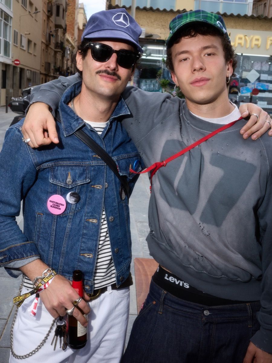 BARBACUE e BUFET SOCIS CLUB inaugurano l'estate a Casa Costa in collaborazione con Levi's L'evento annuale a Barcellona ha riunito personalità della musica, moda, arte e cultura | Image 619724