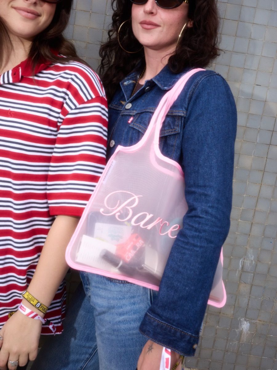 BARBACUE e BUFET SOCIS CLUB inaugurano l'estate a Casa Costa in collaborazione con Levi's L'evento annuale a Barcellona ha riunito personalità della musica, moda, arte e cultura | Image 619723